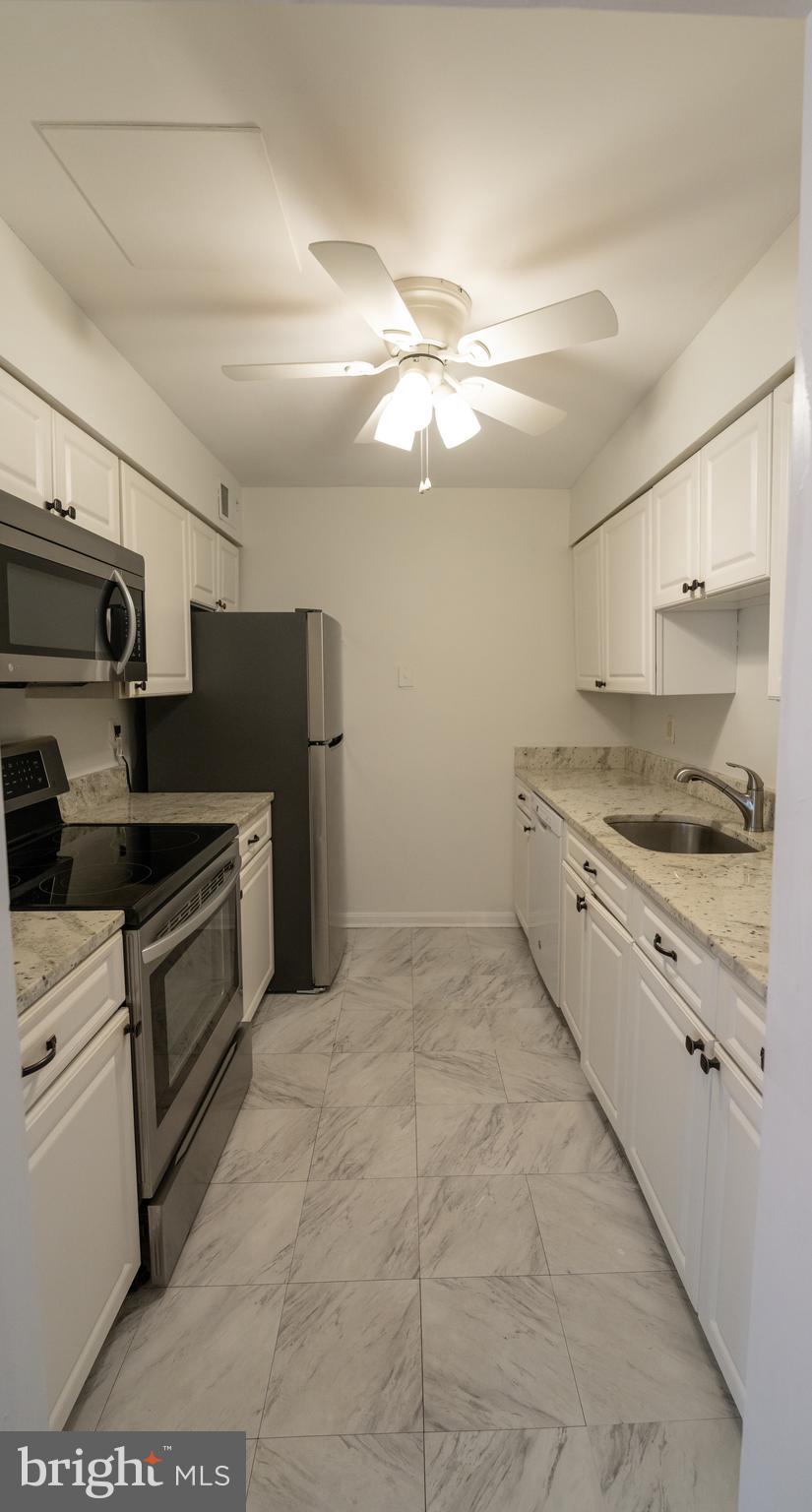 3418 SUMMIT COURT NE 3418