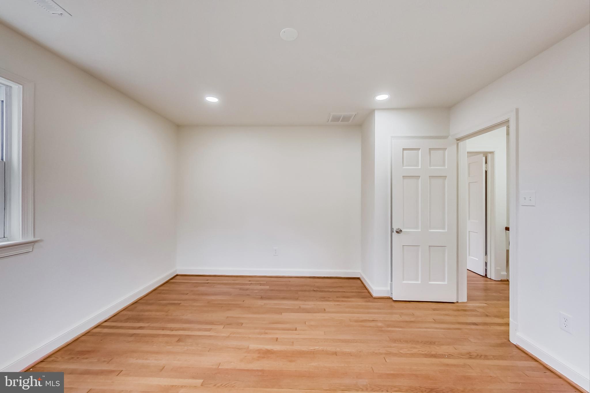 WOODSIDE FOREST - Residential Lease