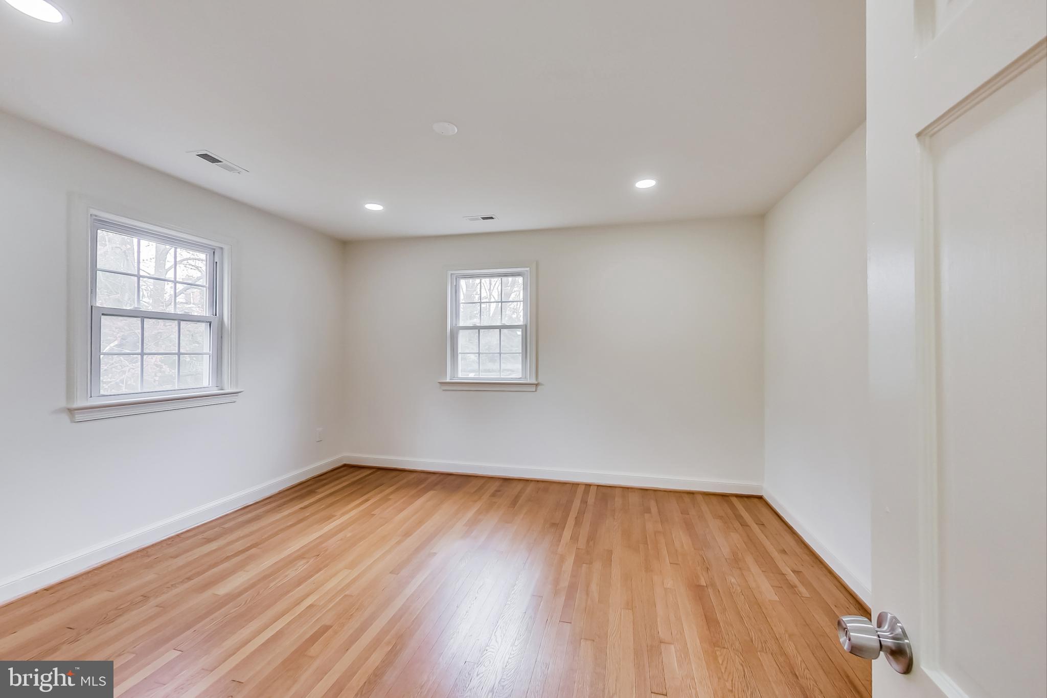 WOODSIDE FOREST - Residential Lease