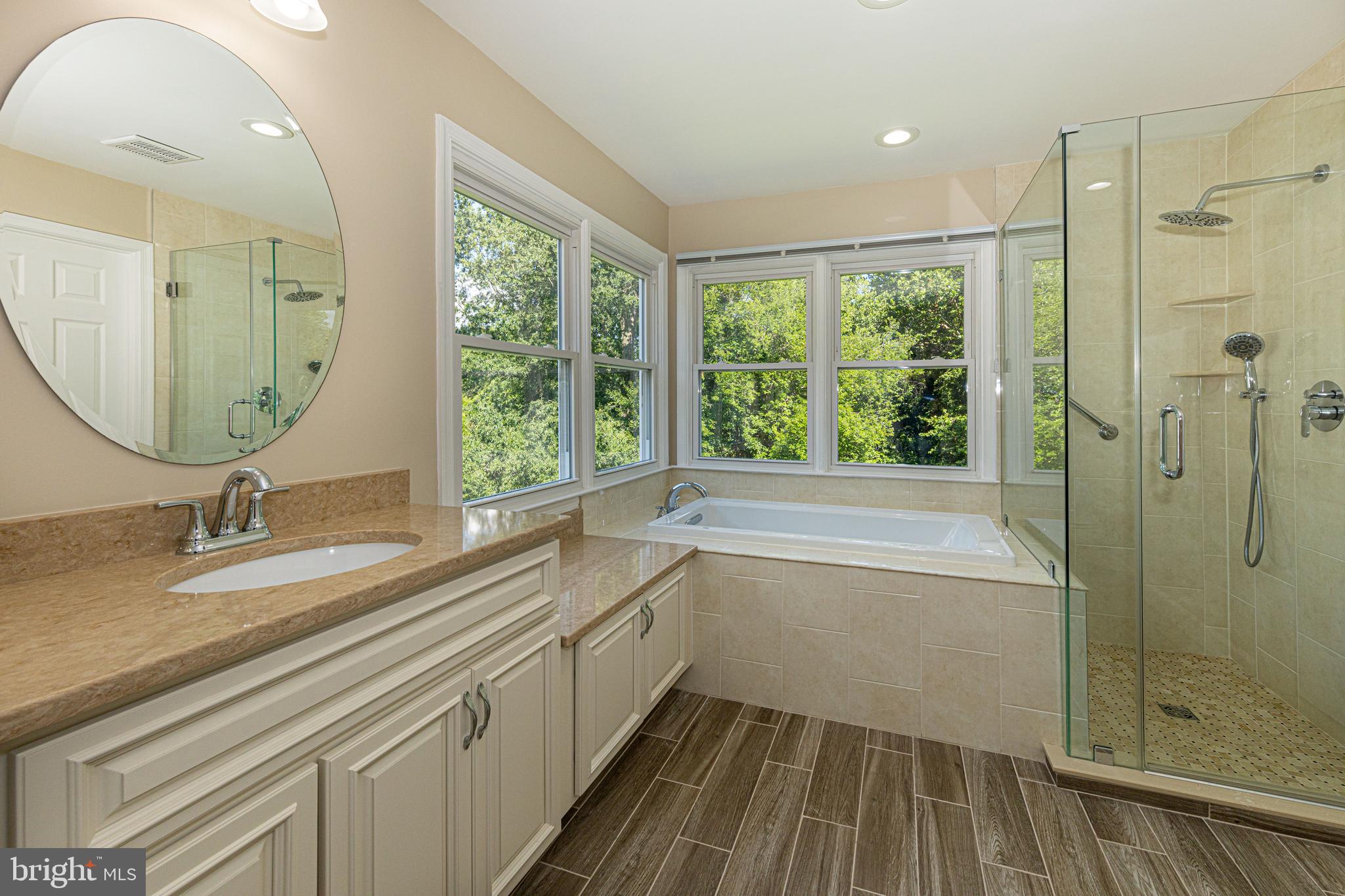 8105 OVERLAKE COURT