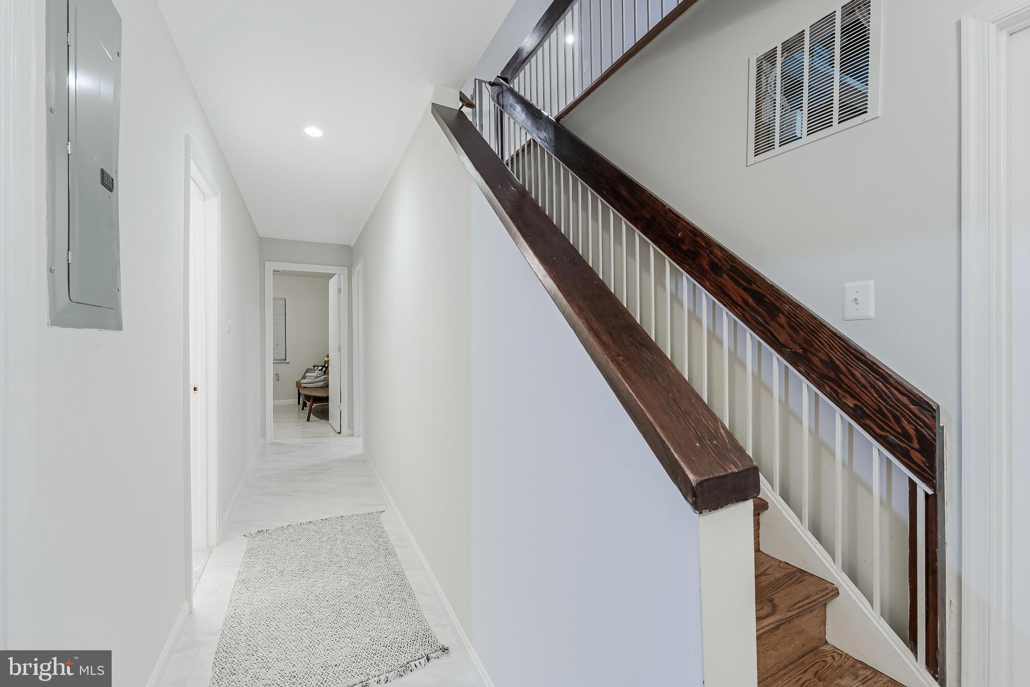 RESTON - Residential