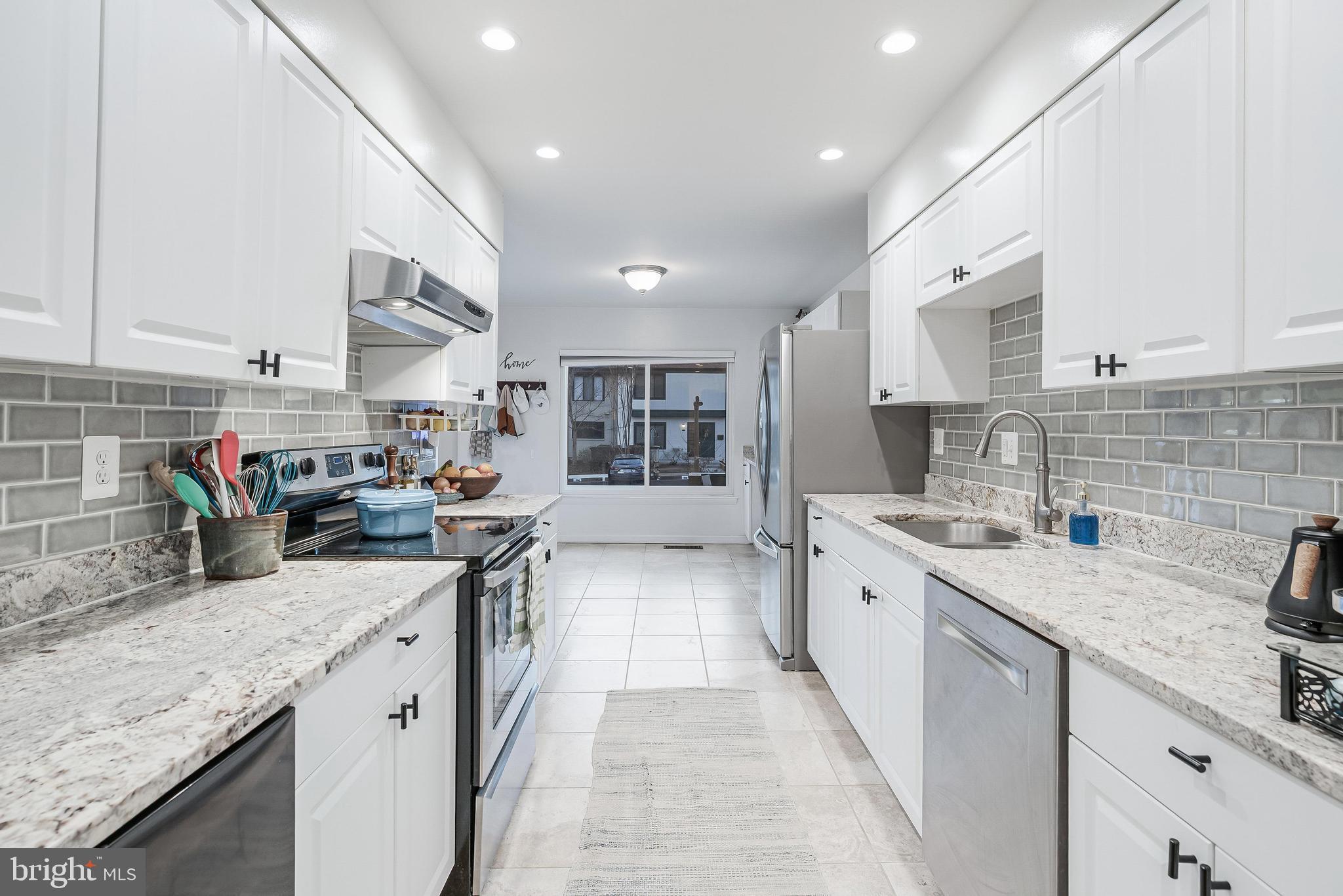 RESTON - Residential