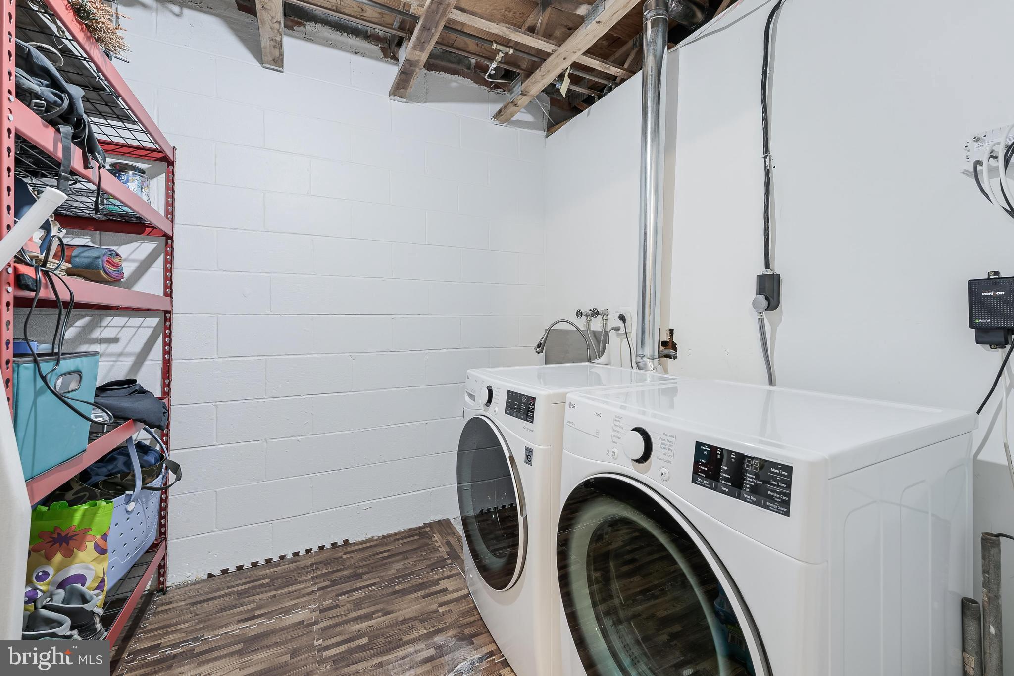 RESTON - Residential