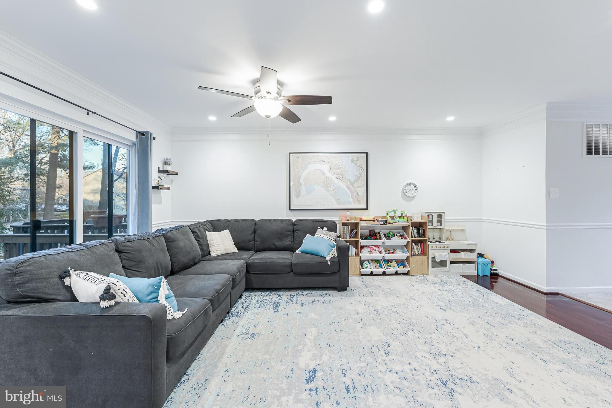 RESTON - Residential