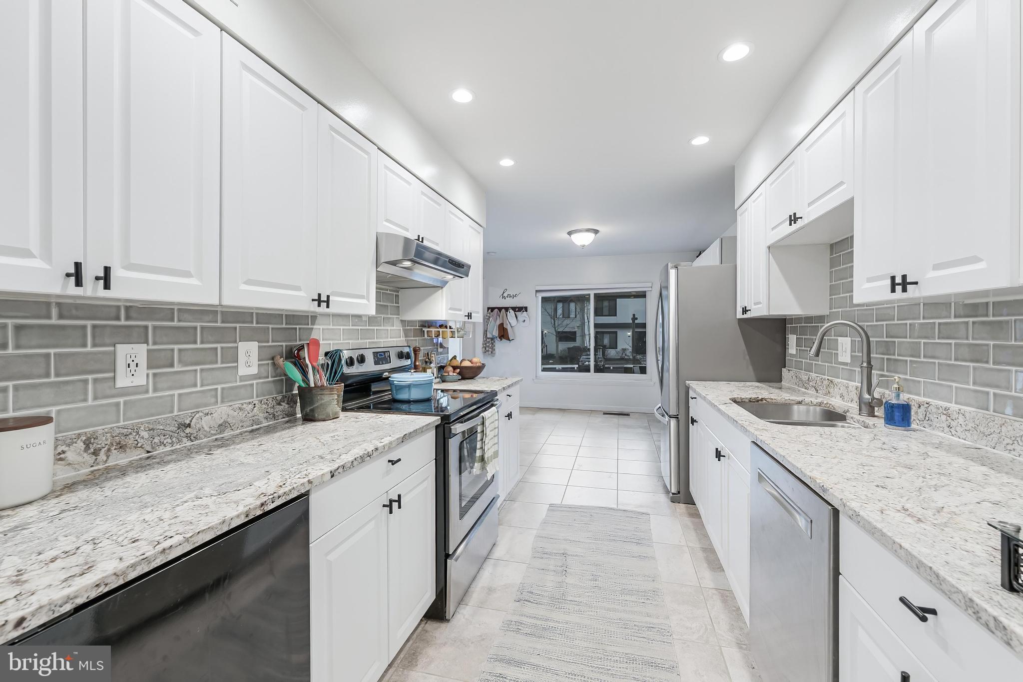 RESTON - Residential