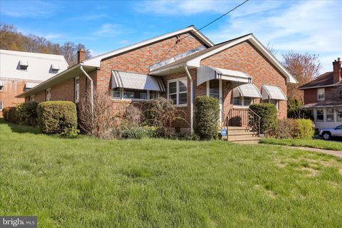 Photo of 606 Carsonia Avenue, READING, PA 19606 (MLS # PABK2070394)