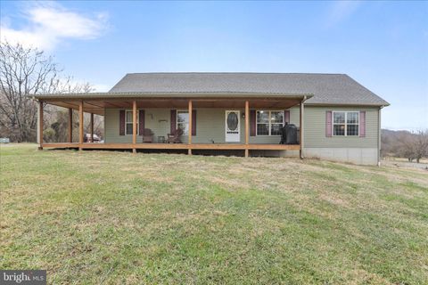 135 CARTER AVENUE HARPERS FERRY WV 25425