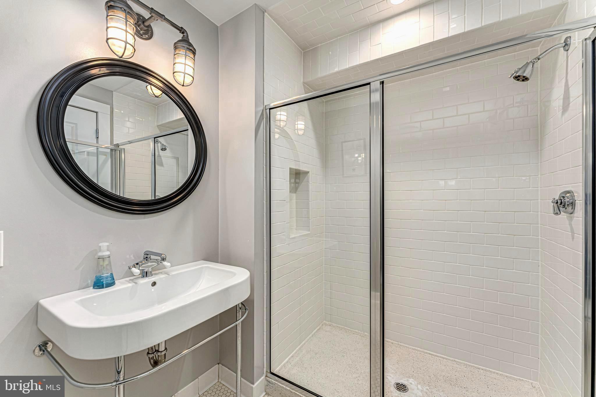 LITTLE ITALY - Residential