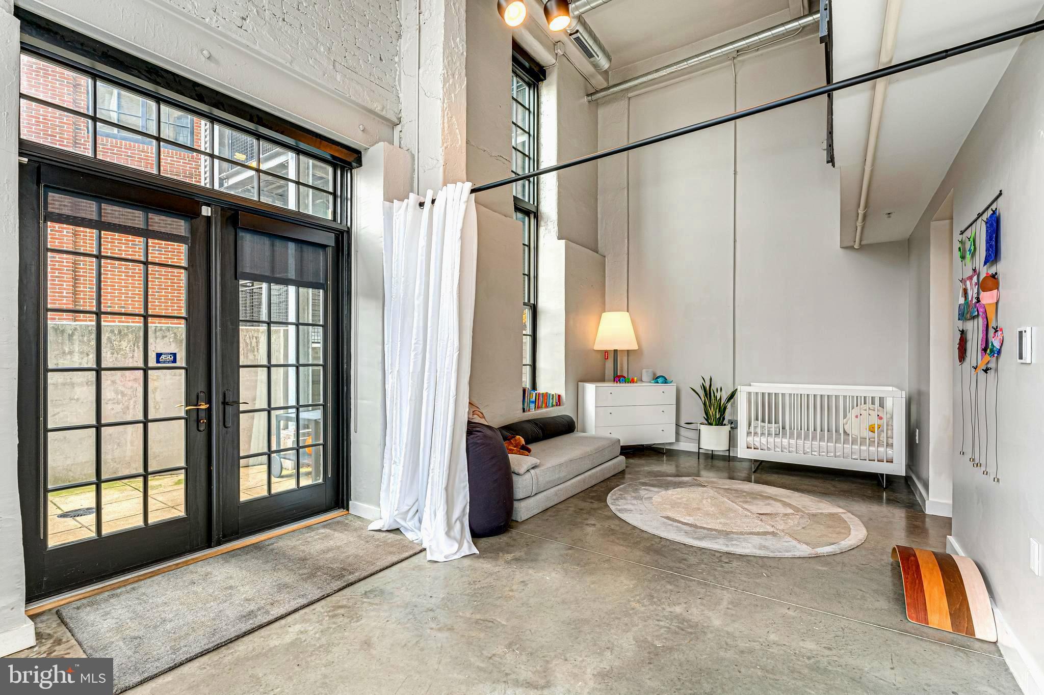 LITTLE ITALY - Residential