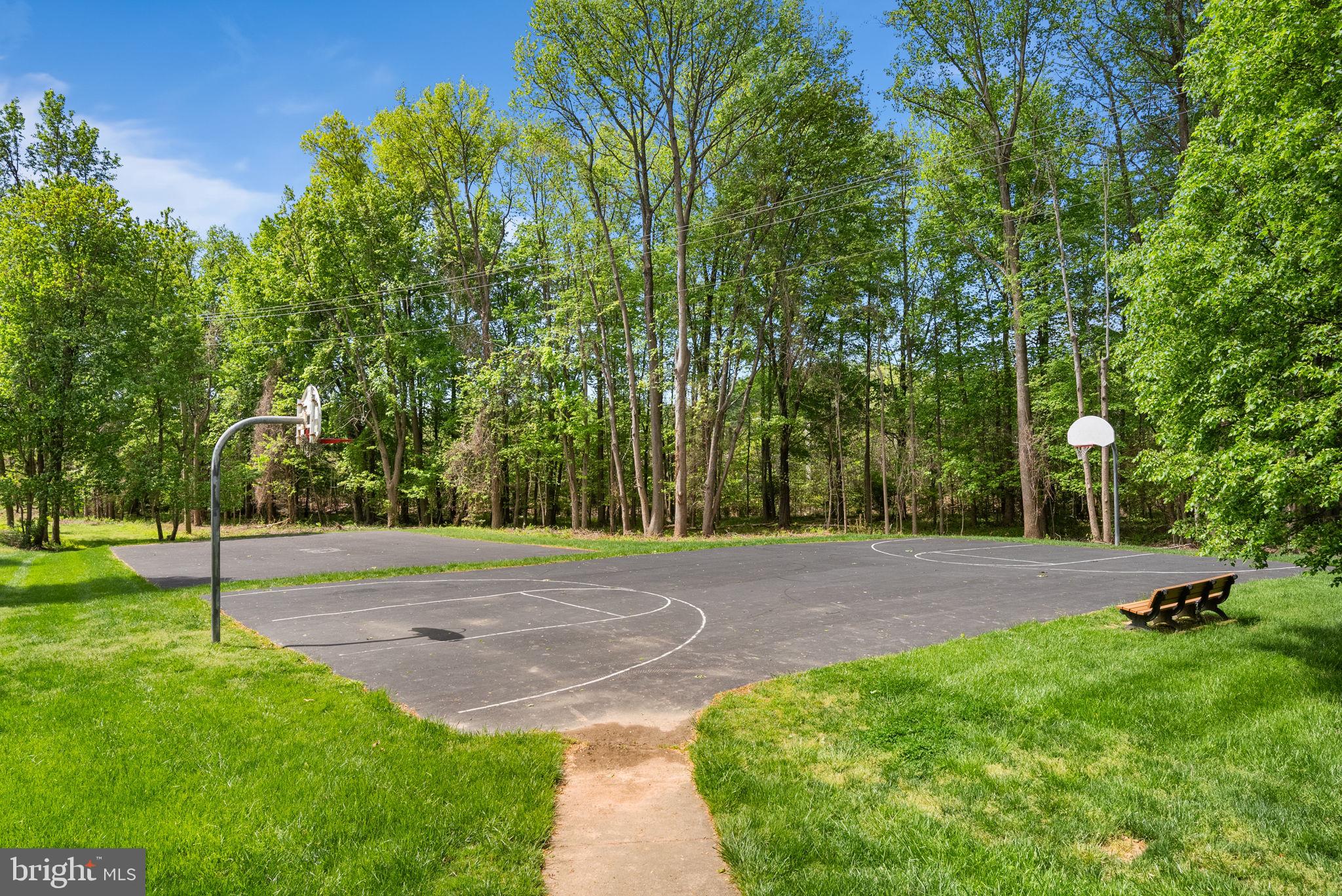LAFAYETTE VILLAGE - Residential