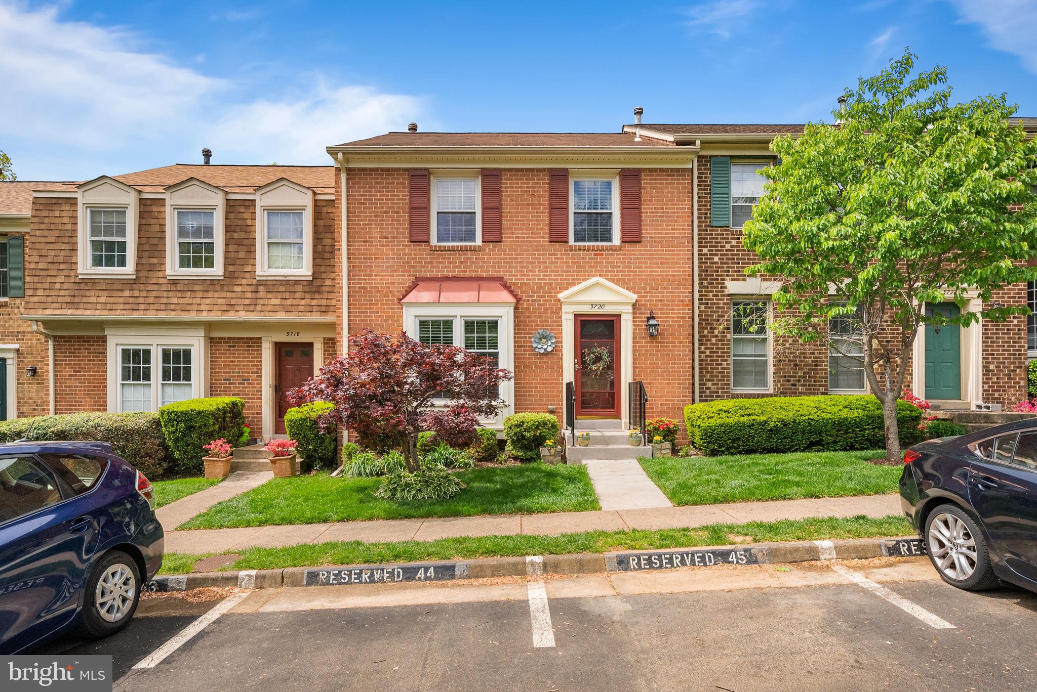 LAFAYETTE VILLAGE - Residential
