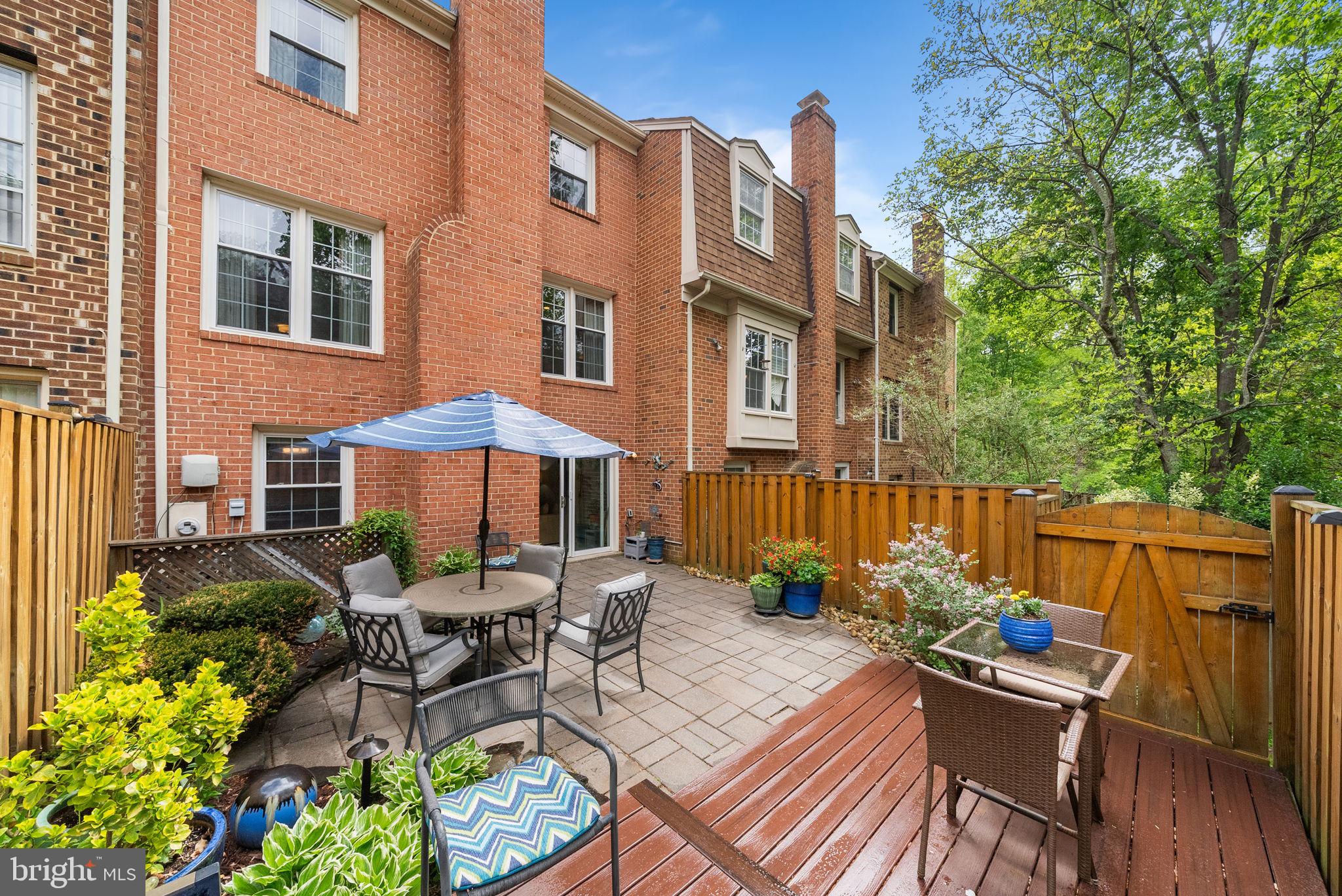 LAFAYETTE VILLAGE - Residential