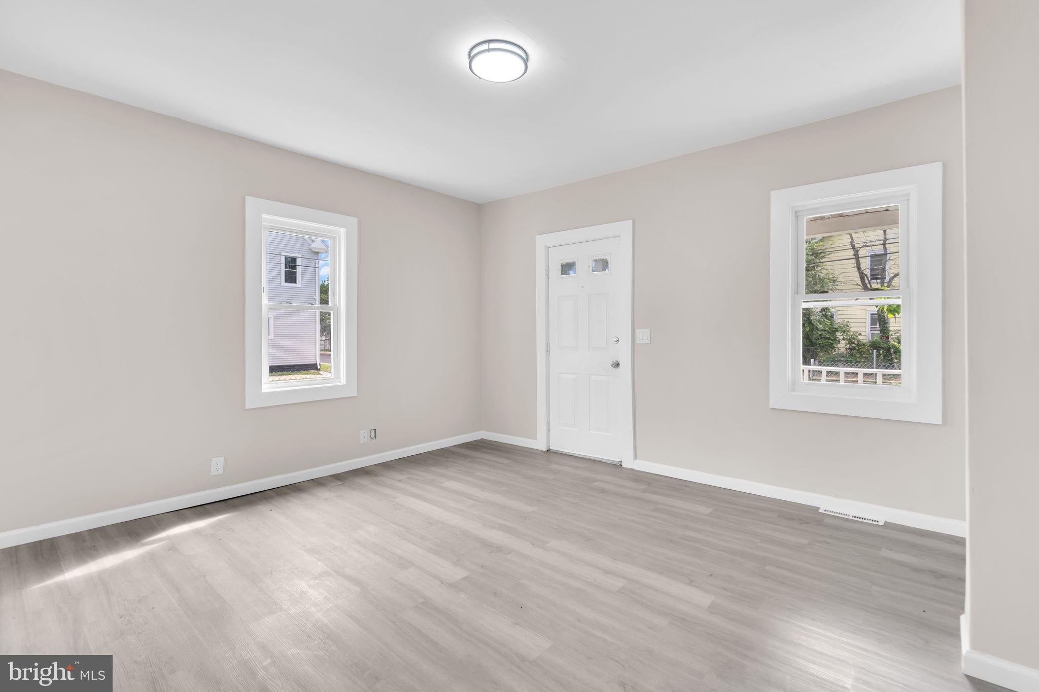 300 W FOUNDRY STREET