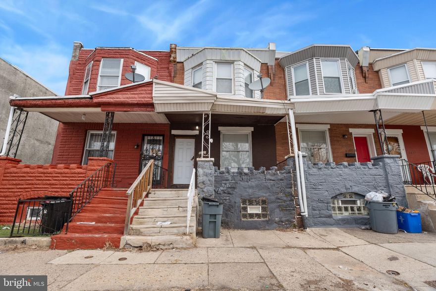 Great opportunity for a first-time buyer or investor looking to add a solid property to their portfolio. This 3 bedroom, 1 bathroom home offers a functional layout with plenty of potential to make it your own or generate consistent rental income. Whether you’re looking to move right in or add value over time, this is a smart buy with upside.