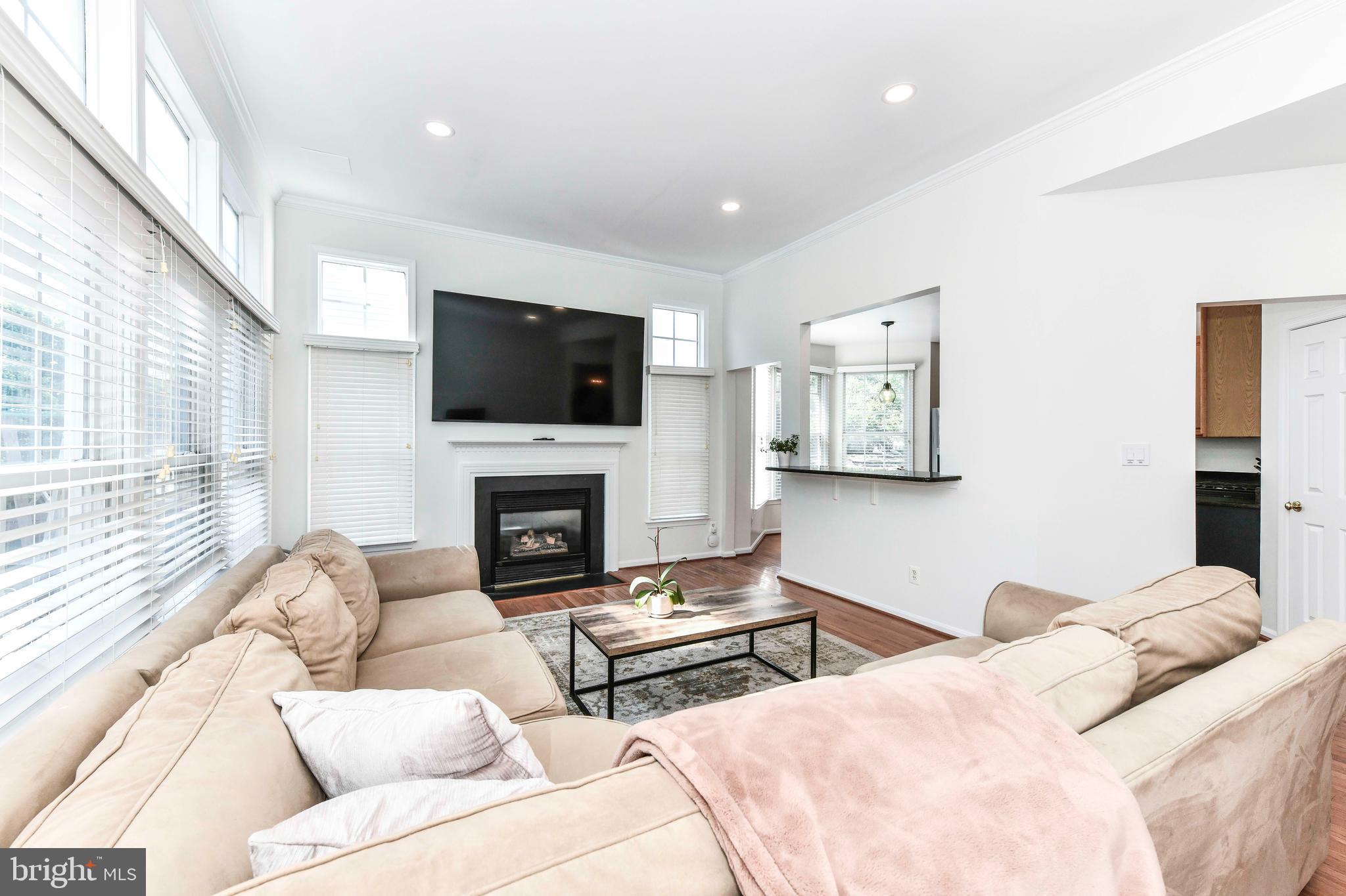 POTOMAC LAKES - Residential Lease