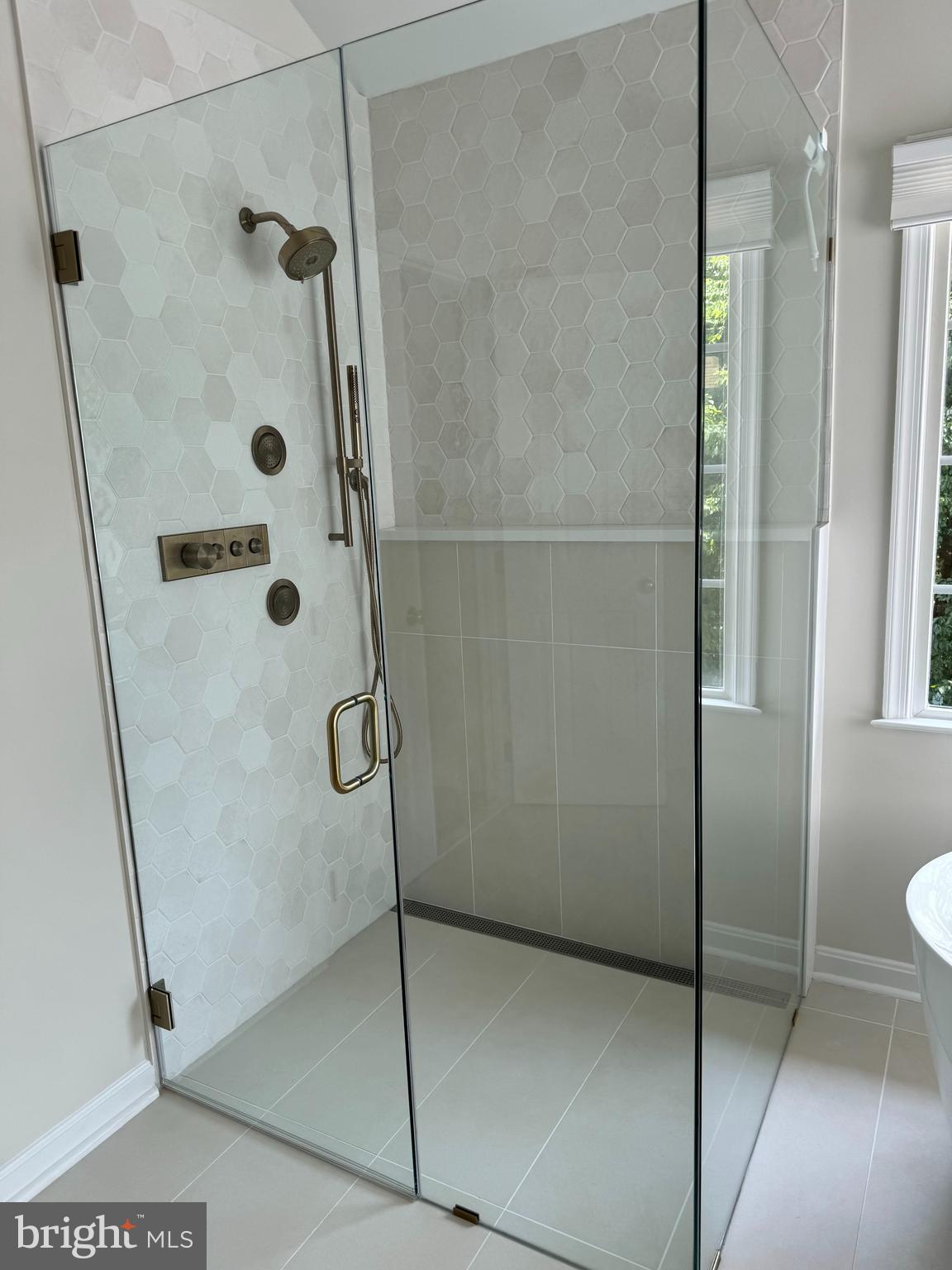 POTOMAC LAKES - Residential Lease