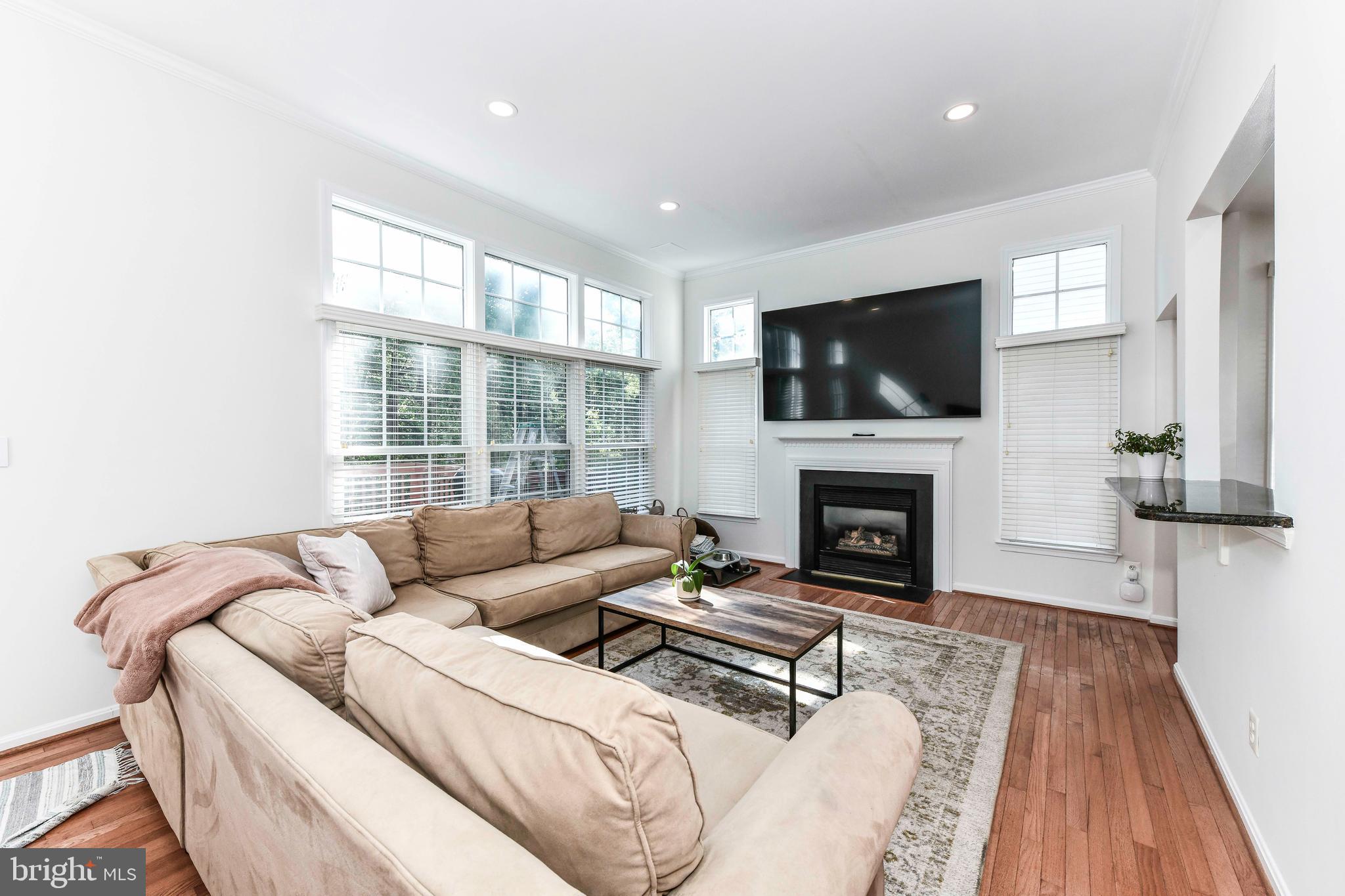 POTOMAC LAKES - Residential Lease