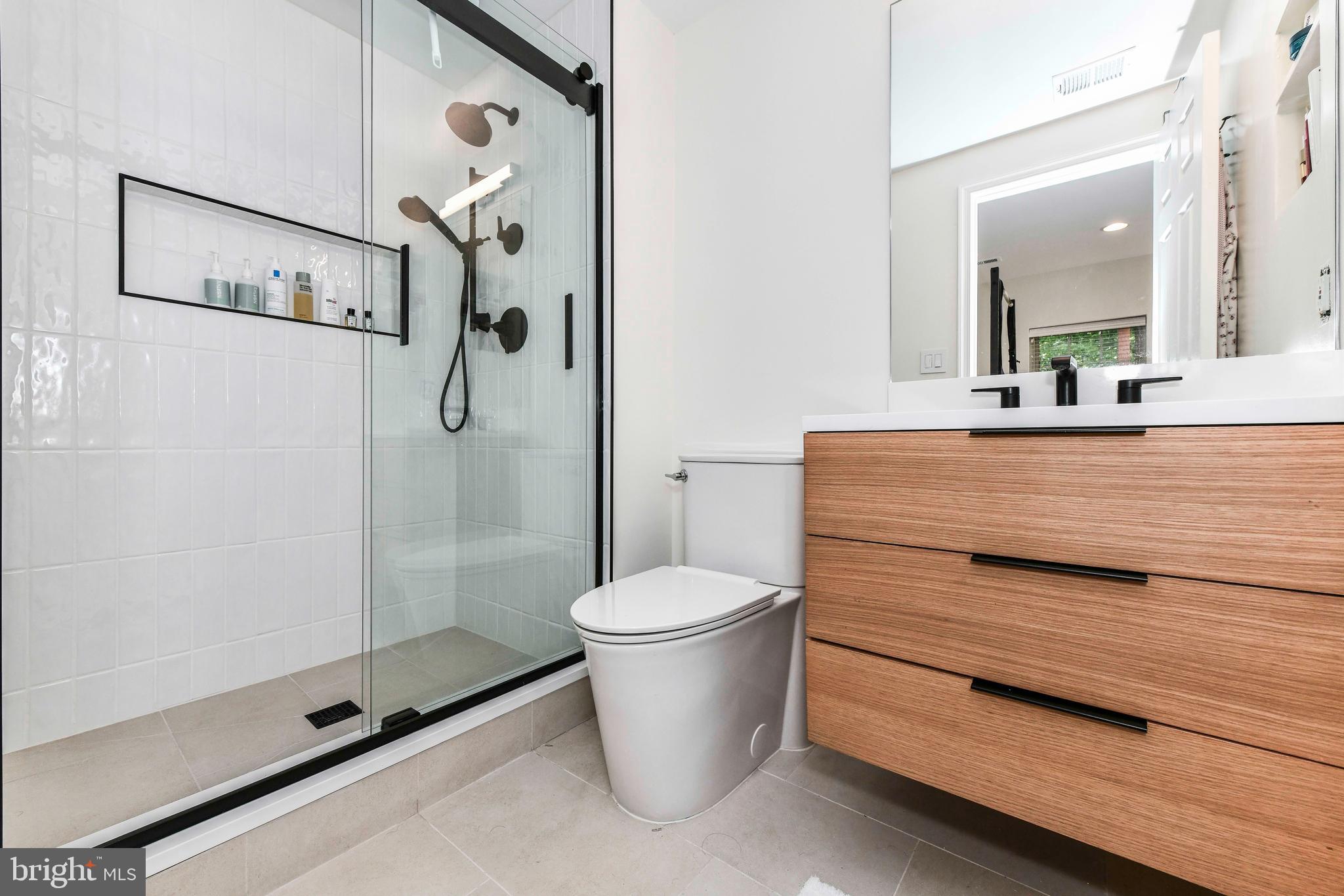 POTOMAC LAKES - Residential Lease