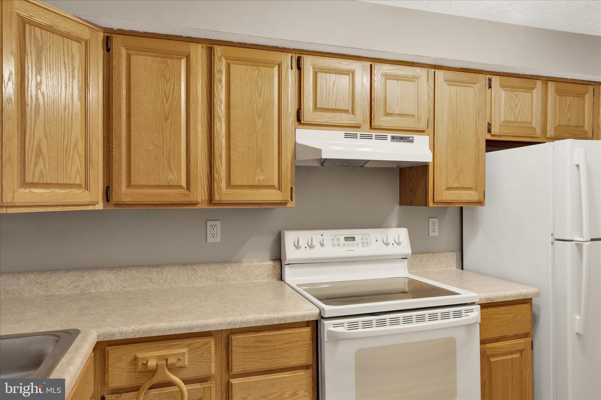 LAUREL WOODS - Residential