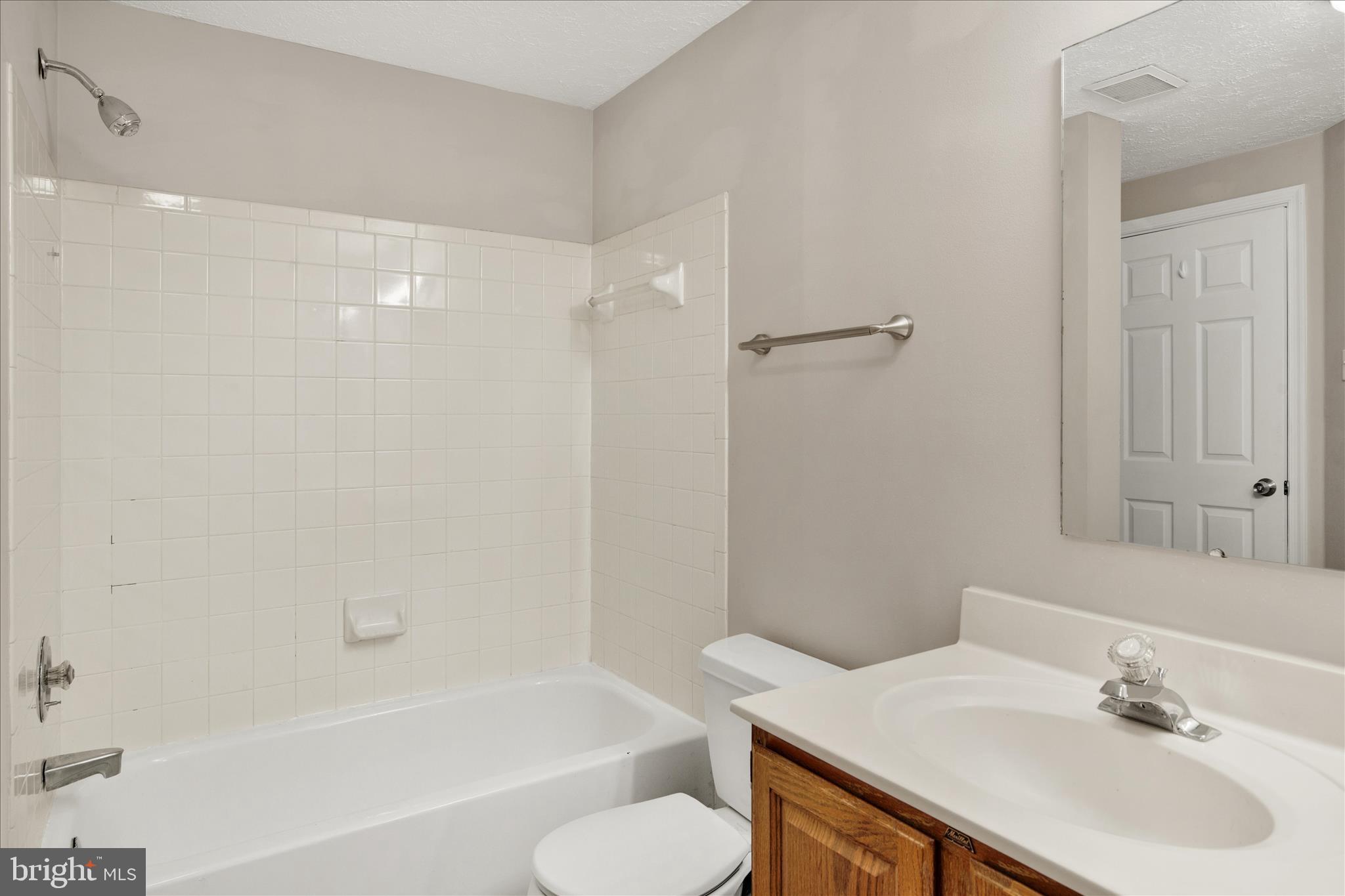 LAUREL WOODS - Residential