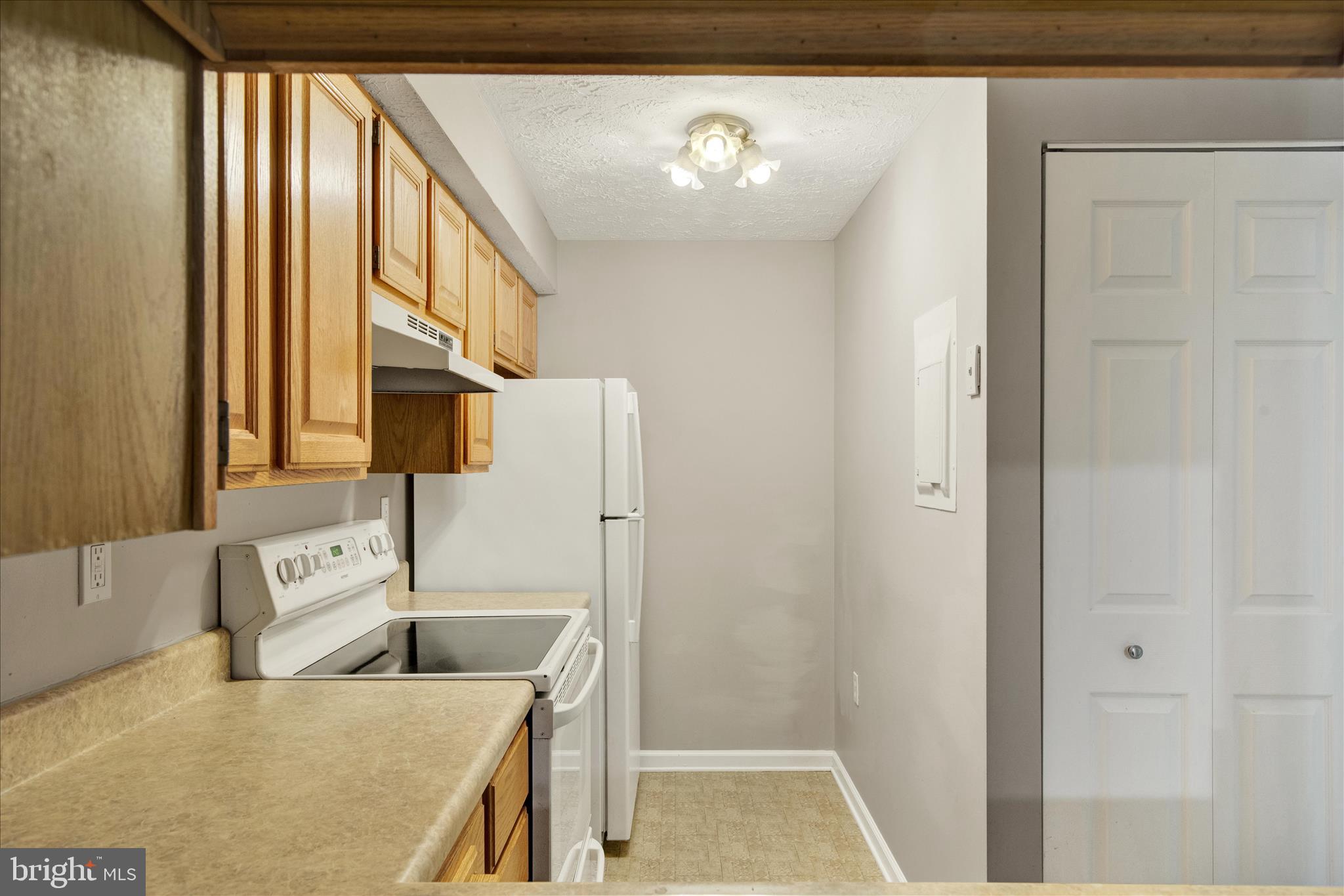 LAUREL WOODS - Residential