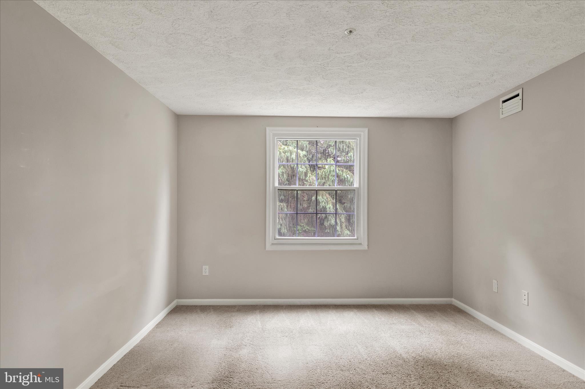 LAUREL WOODS - Residential