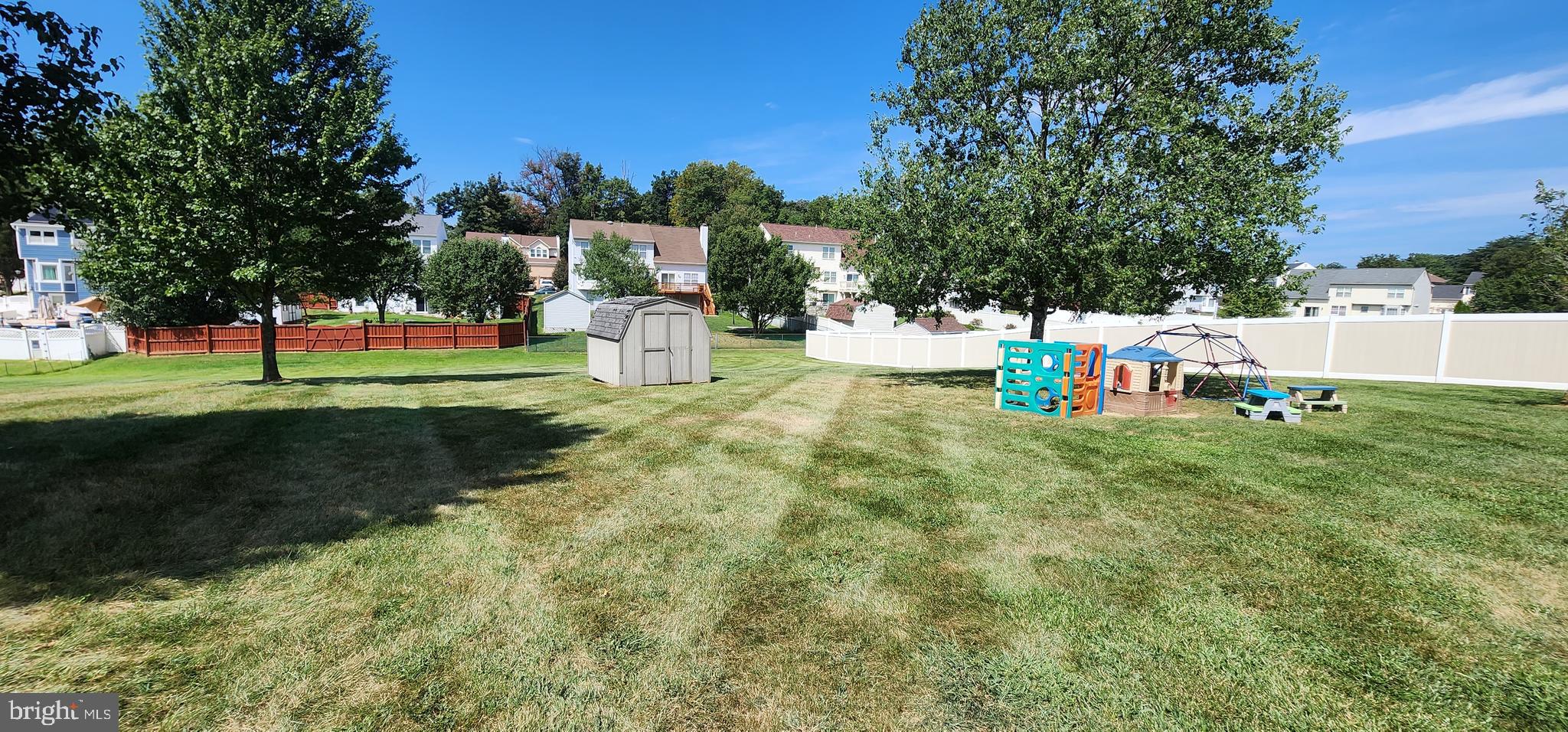 FOX RUN ESTATES - Residential