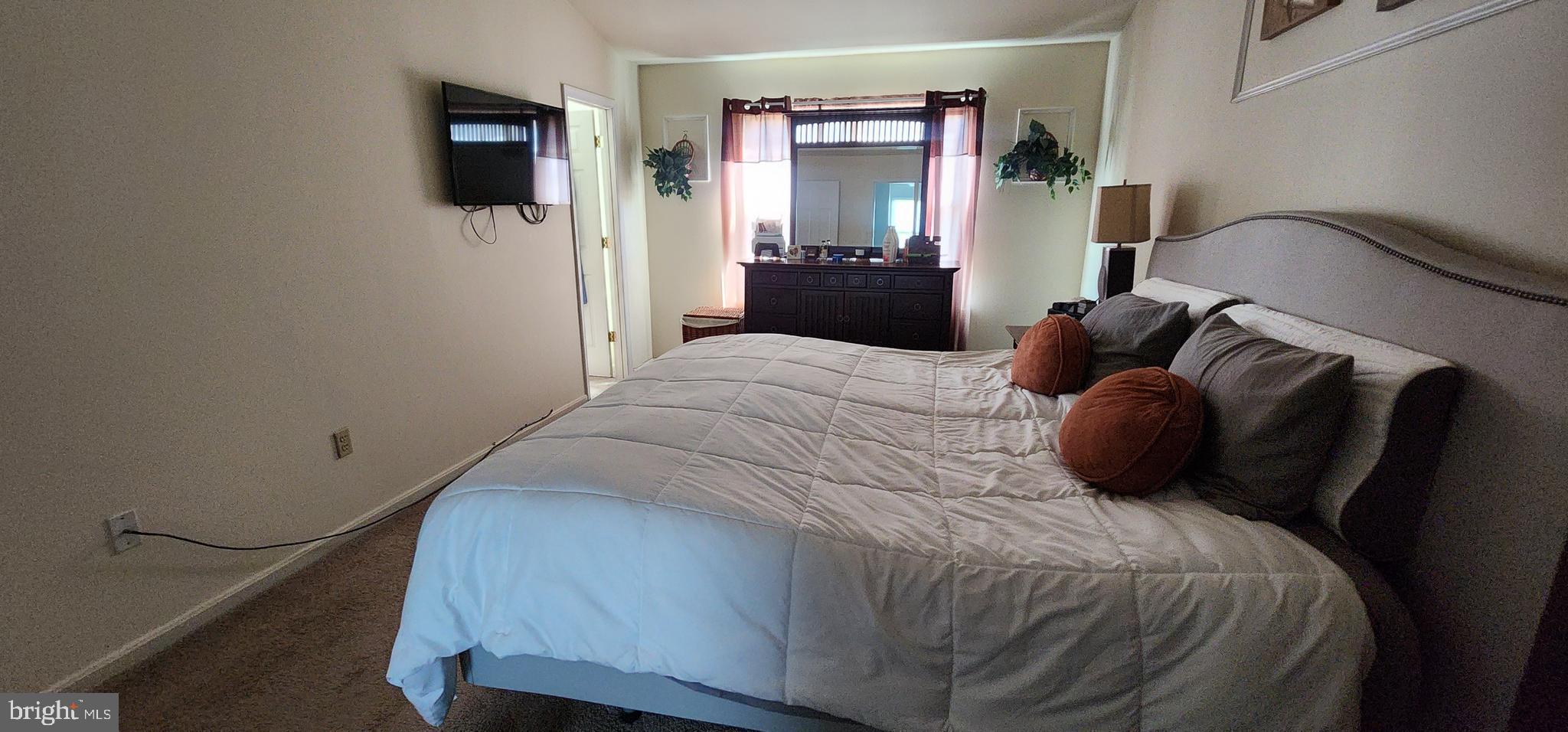 FOX RUN ESTATES - Residential