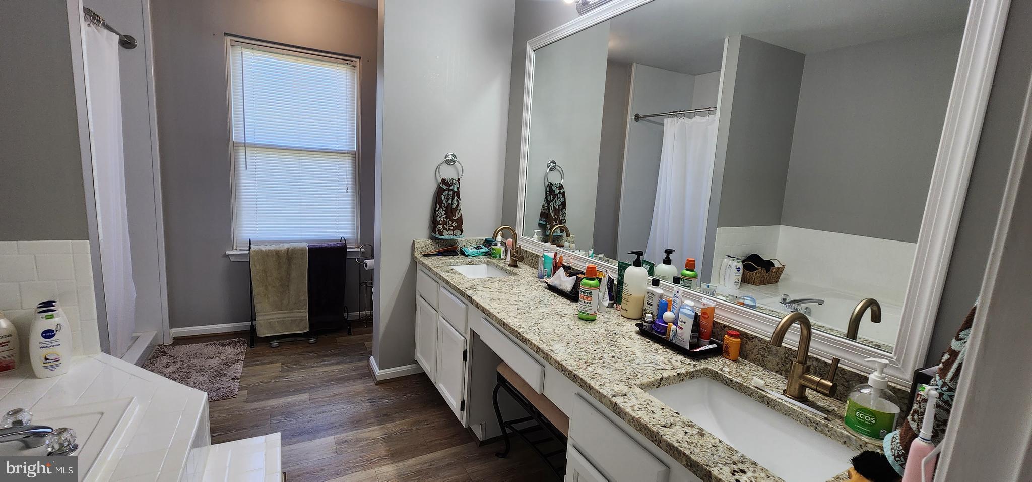 FOX RUN ESTATES - Residential