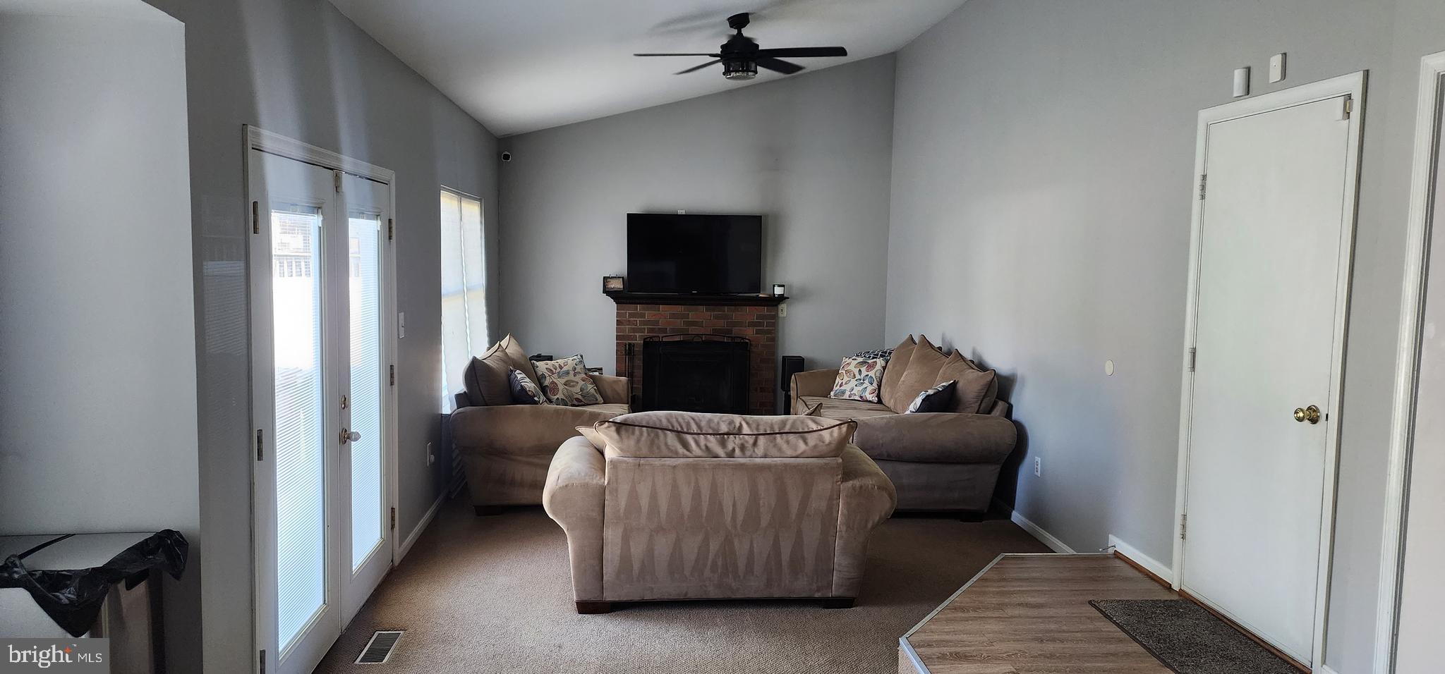 FOX RUN ESTATES - Residential