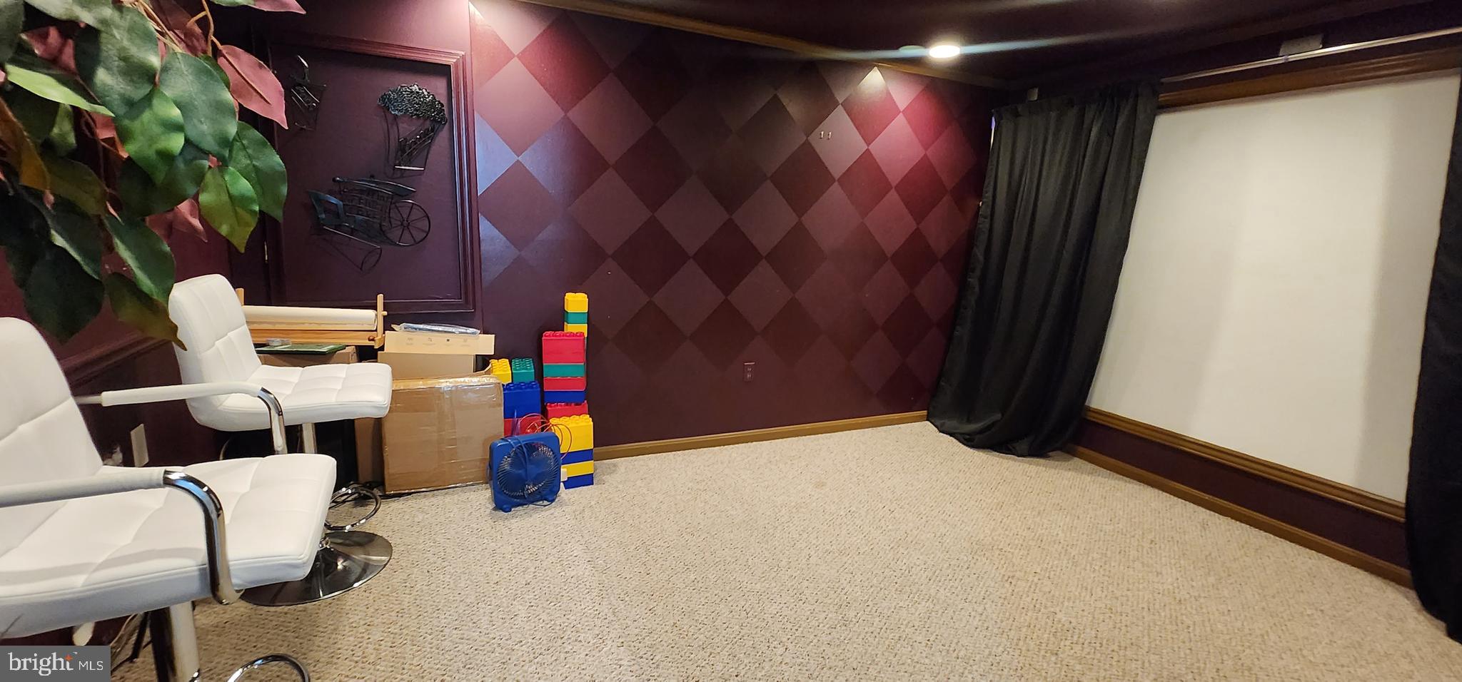 FOX RUN ESTATES - Residential