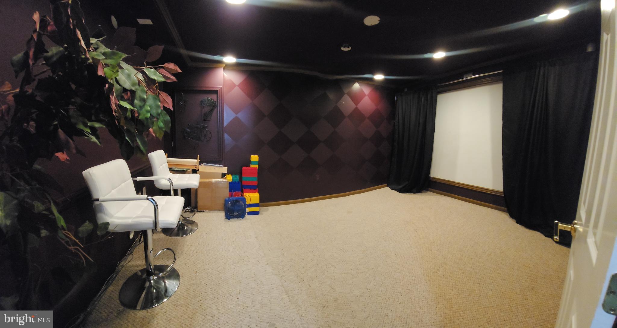 FOX RUN ESTATES - Residential