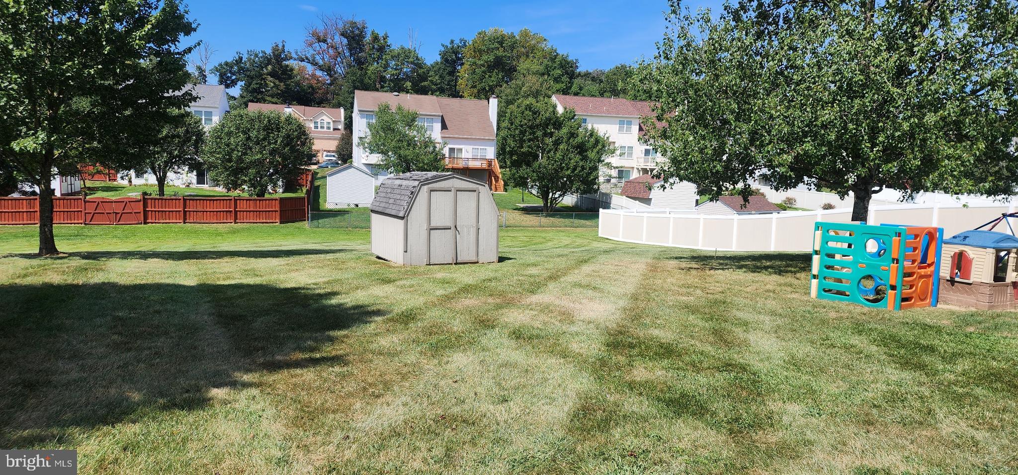 FOX RUN ESTATES - Residential