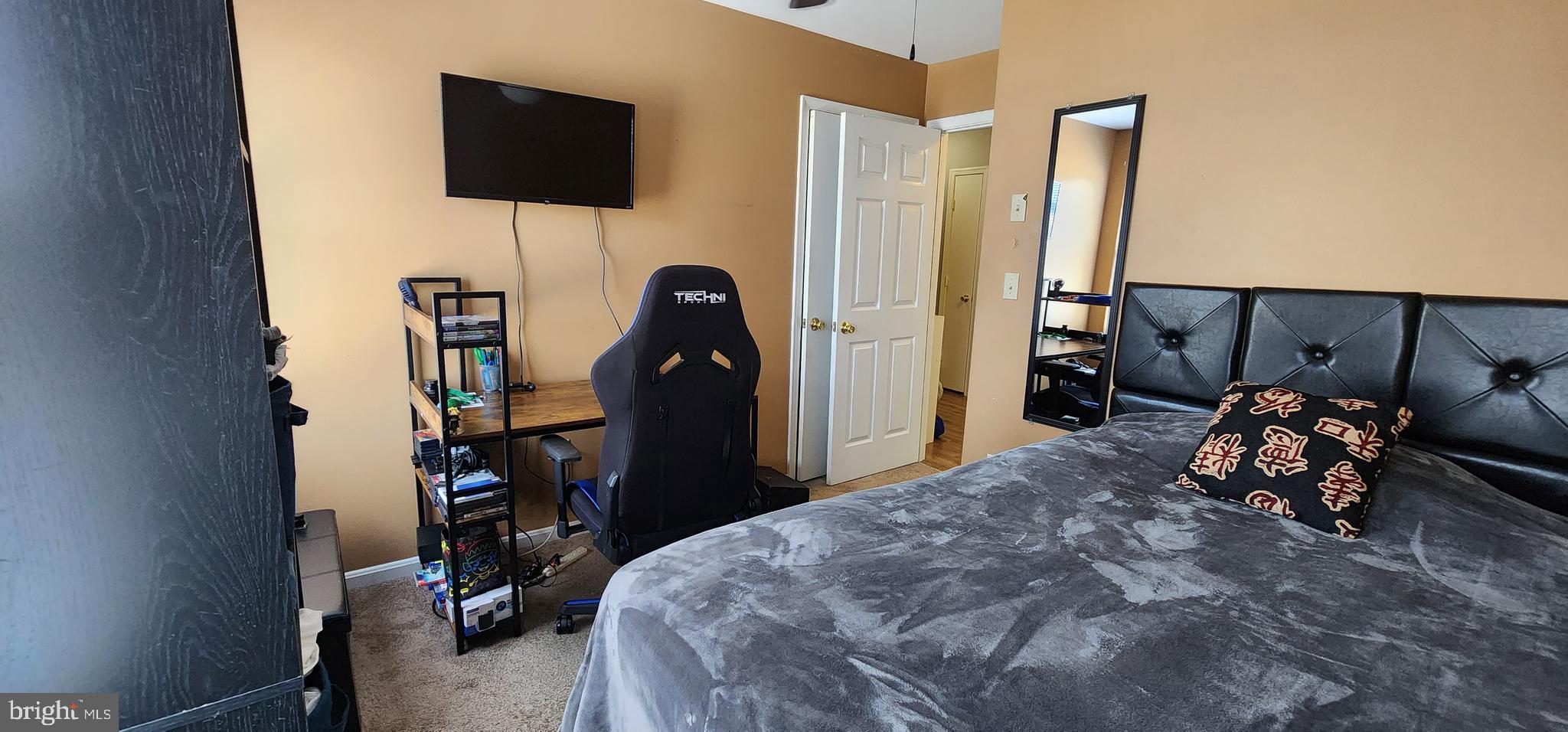 FOX RUN ESTATES - Residential