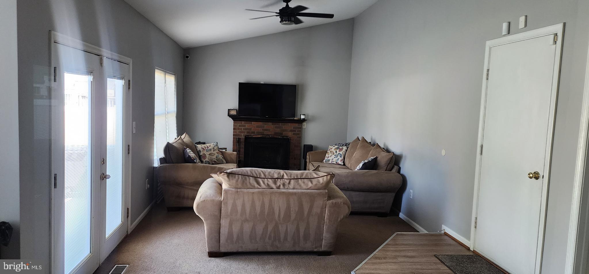 FOX RUN ESTATES - Residential