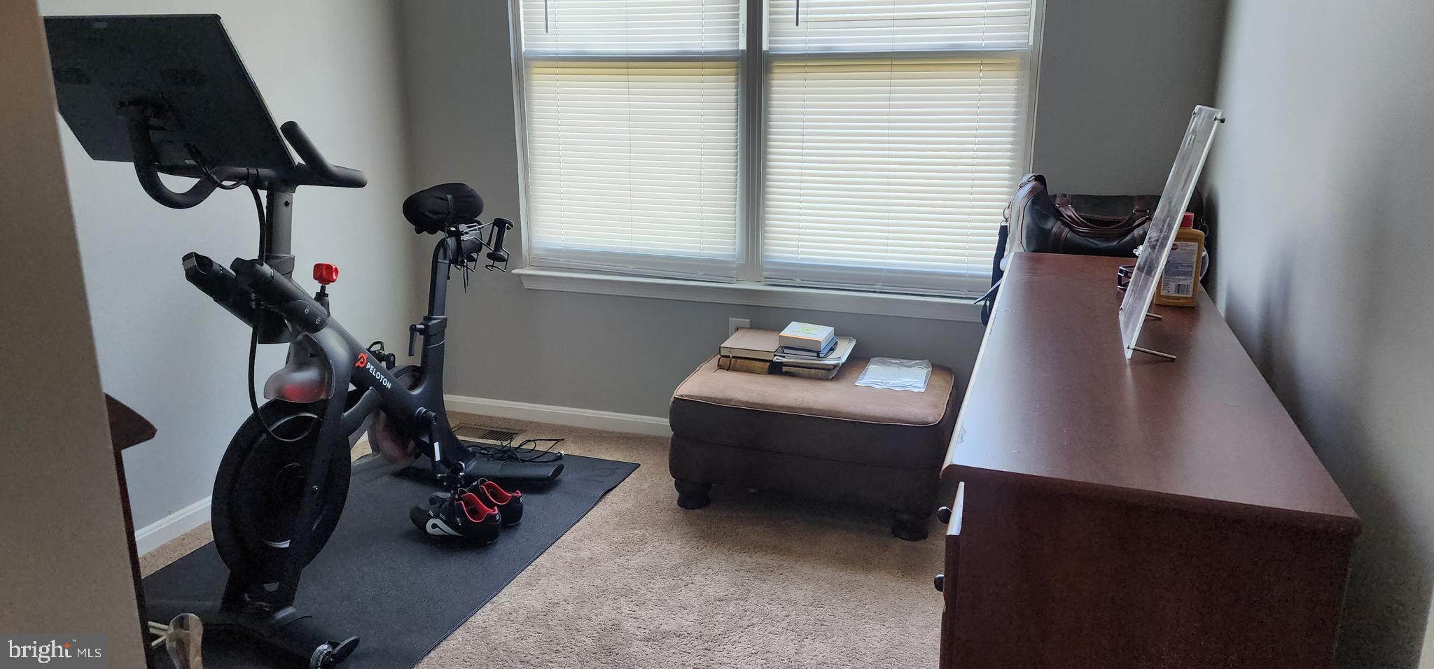 FOX RUN ESTATES - Residential