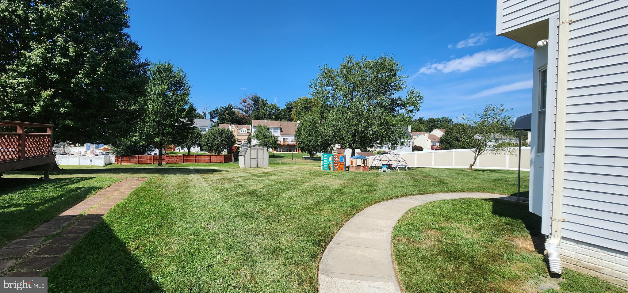 FOX RUN ESTATES - Residential