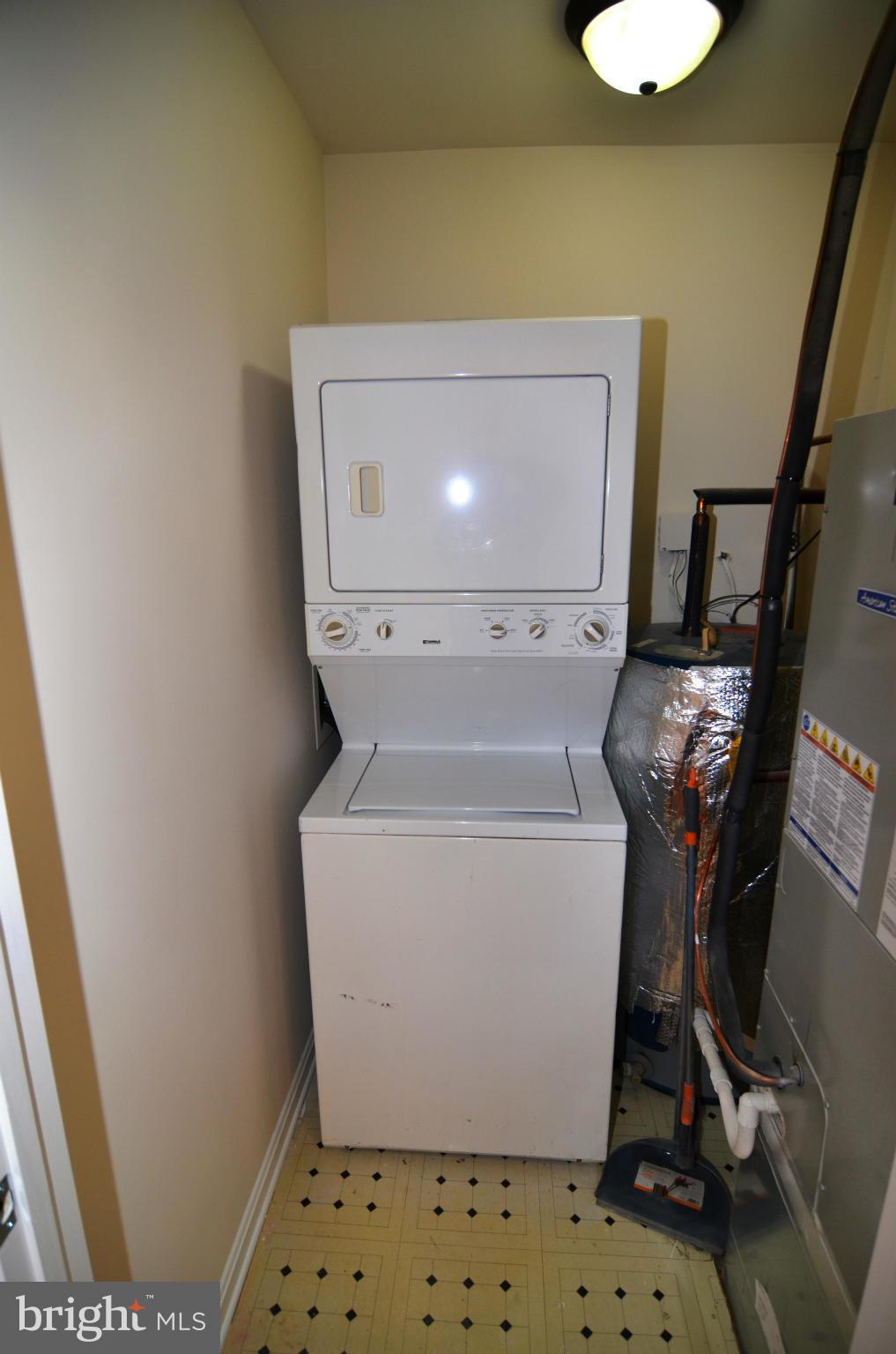 ST CHARLES SUB - HUNTINGTON - Residential Lease