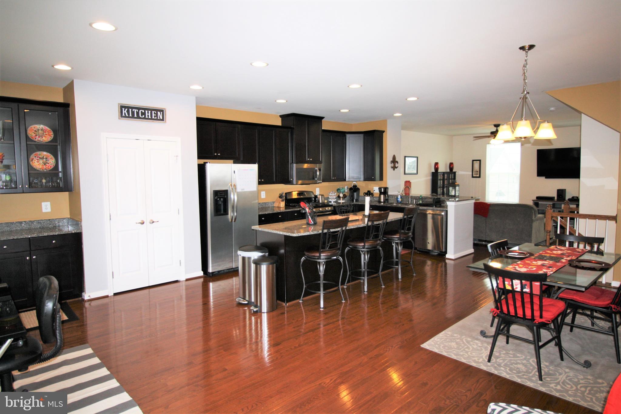 SEVEN HILLS - Residential Lease