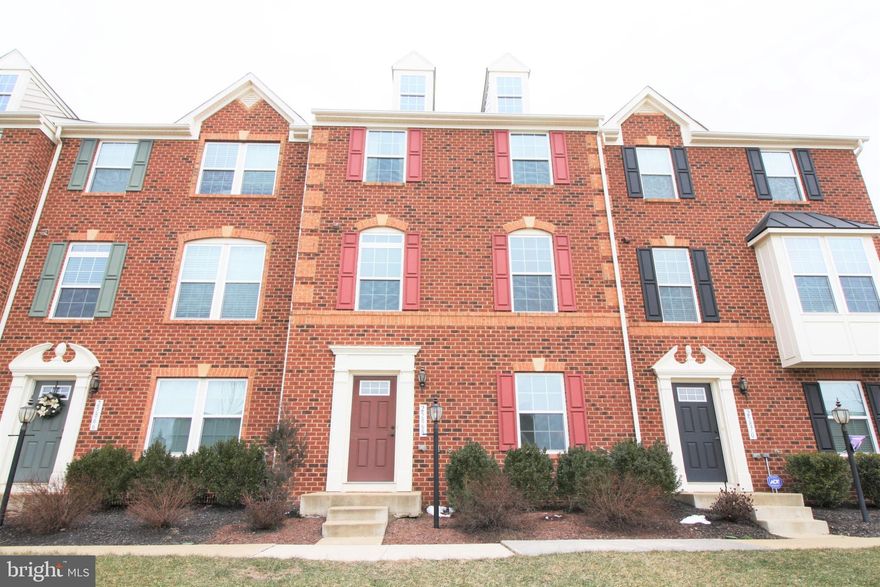 Spacious 3 level townhome in the sought after Seven Hills neighborhood of Aldie. This townhome features 3 bedroom, 2.5 baths with large kitchen and living room area, 2 car rear entry garage, study and room for extra storage in lower level. Large master suite with walk in closet, other two bedrooms featured on the third floor have ample natural light and great closet space. Washer/dryer also on third floor. Roomy kitchen on main level with plenty of cabinet and counter top space! Townhome is right next to community playground.