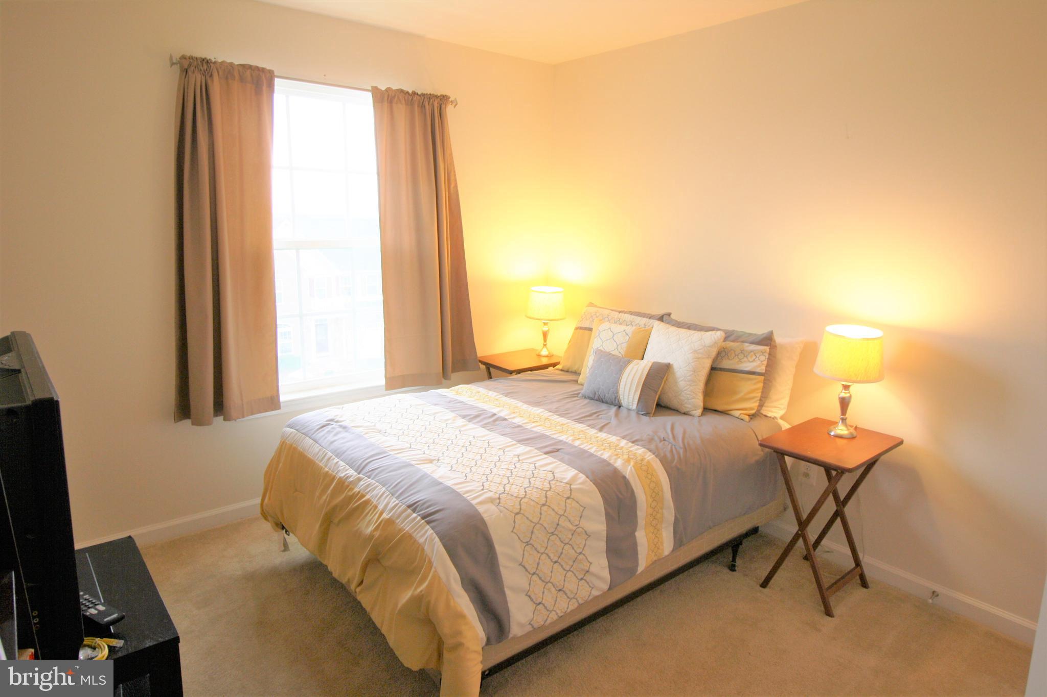 SEVEN HILLS - Residential Lease