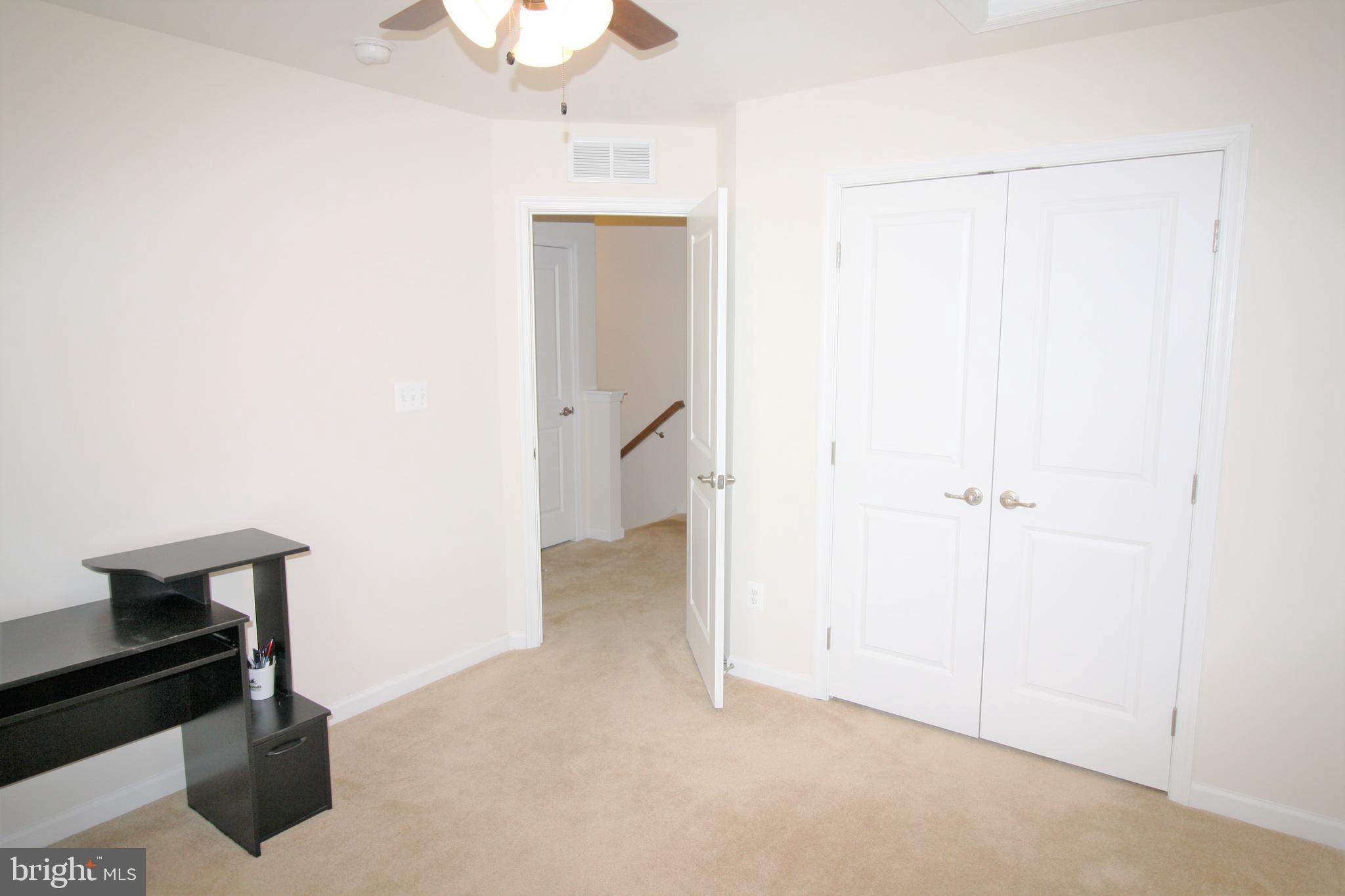 SEVEN HILLS - Residential Lease