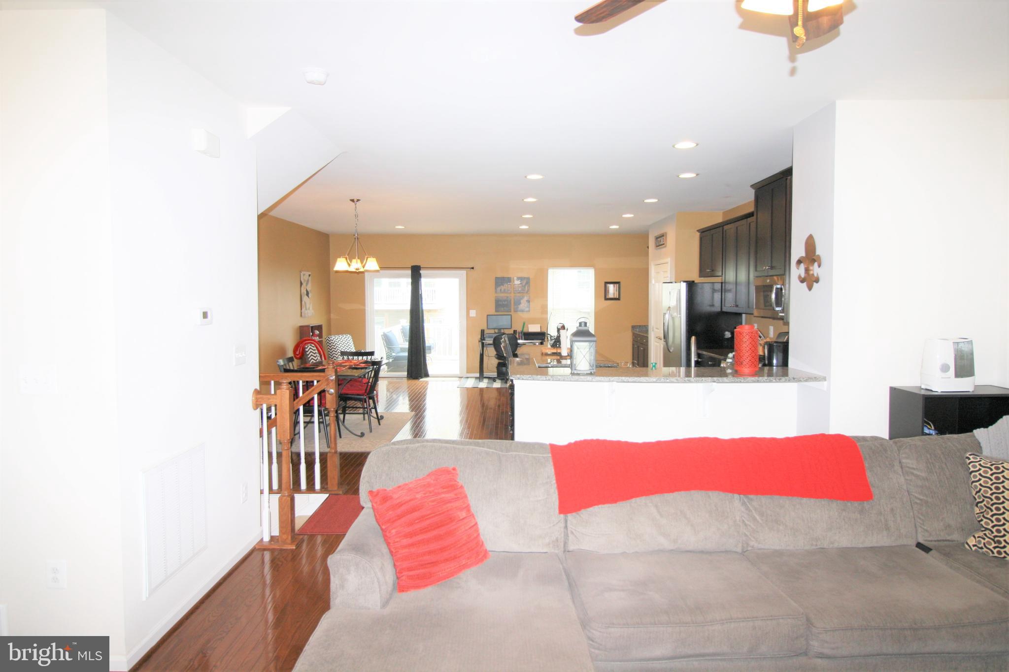 SEVEN HILLS - Residential Lease