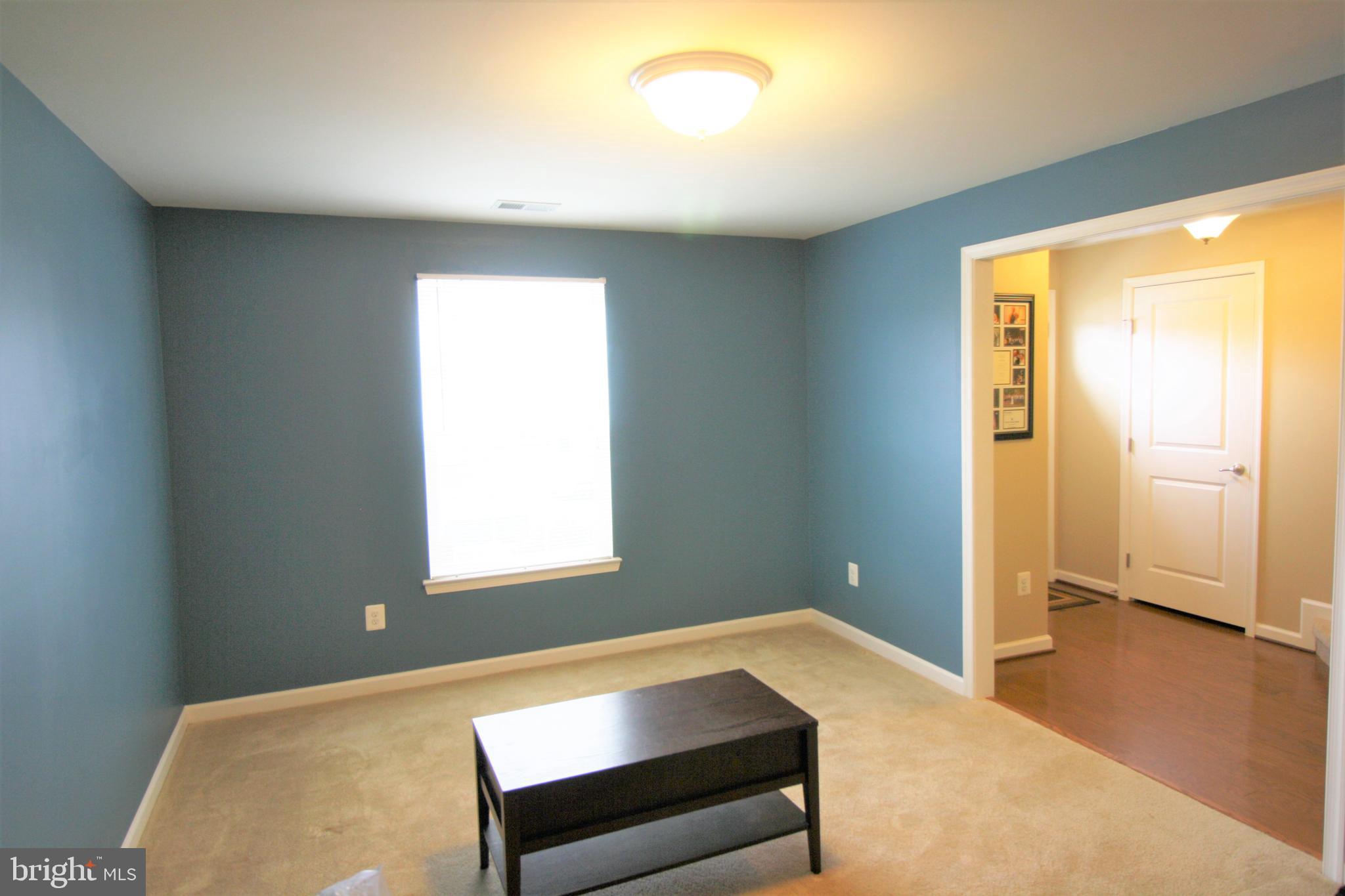 SEVEN HILLS - Residential Lease