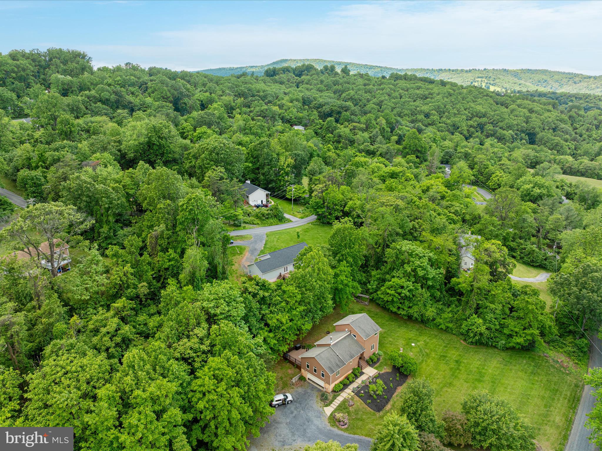 LAKE FRONT ROYAL - Residential
