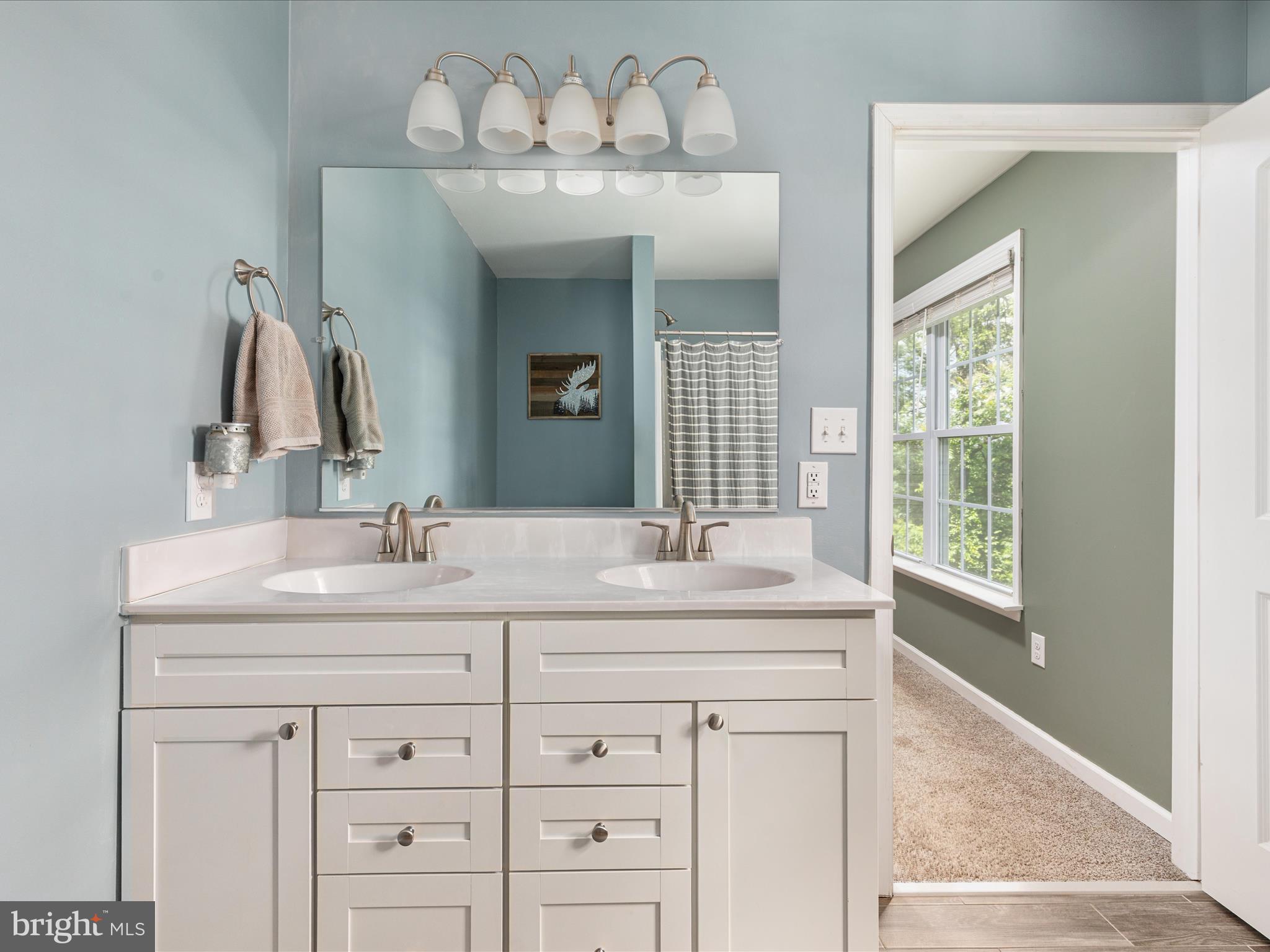 LAKE FRONT ROYAL - Residential