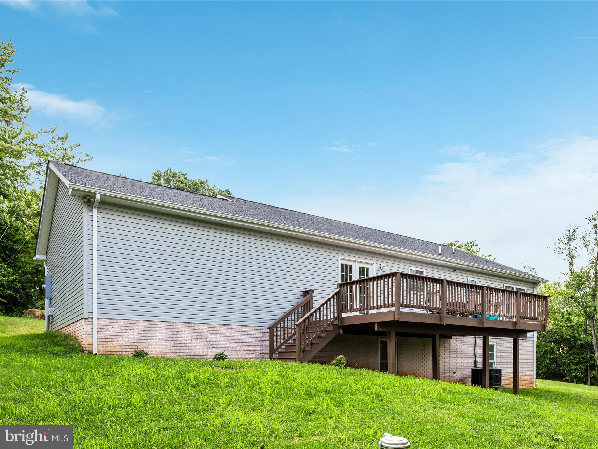 LAKE FRONT ROYAL - Residential