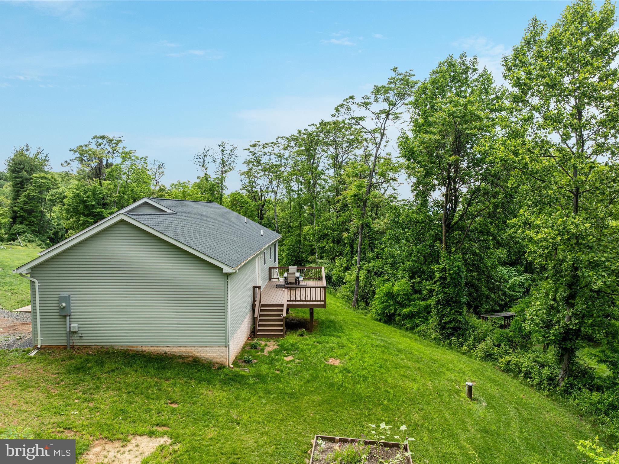 LAKE FRONT ROYAL - Residential