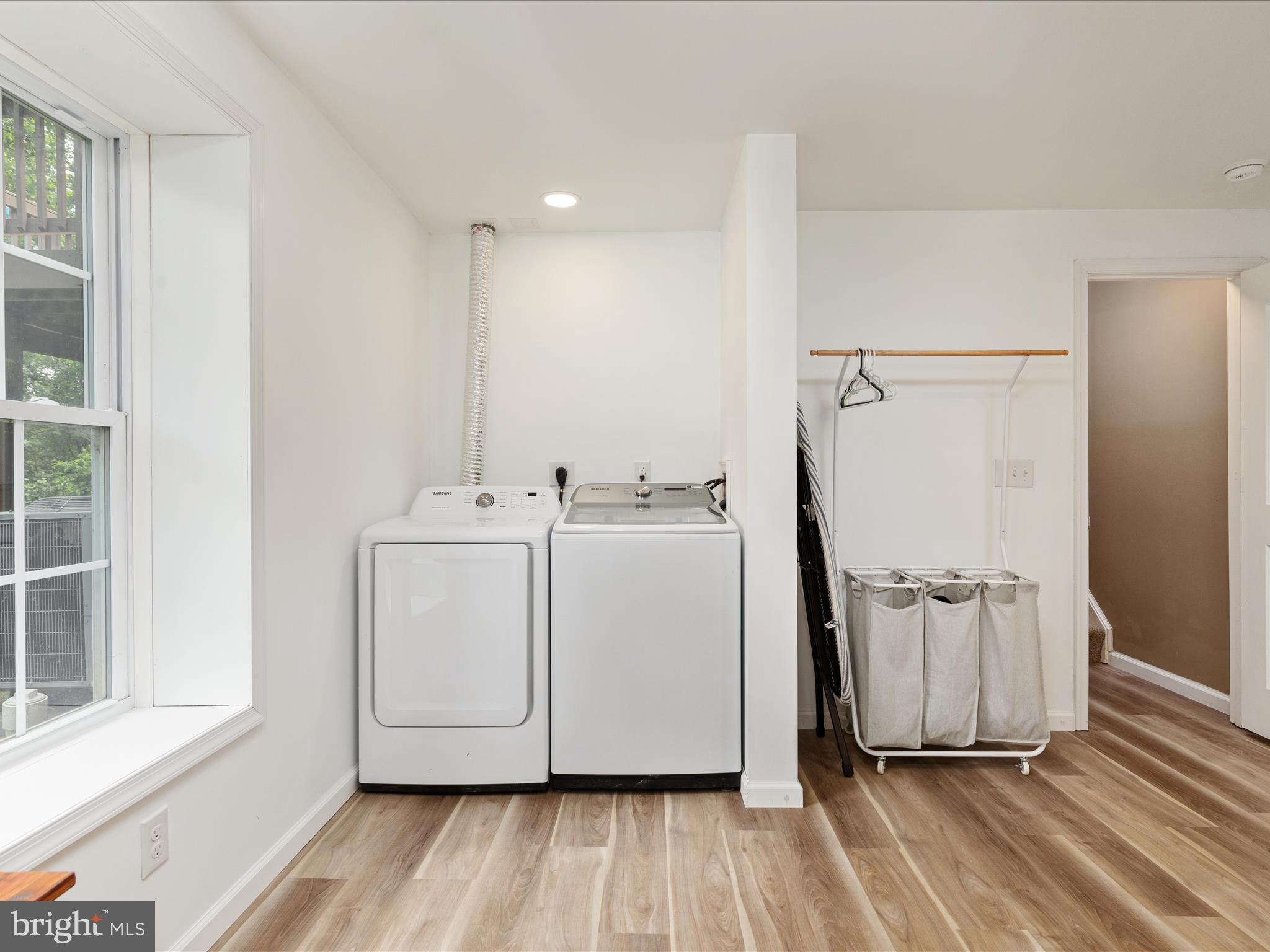 LAKE FRONT ROYAL - Residential