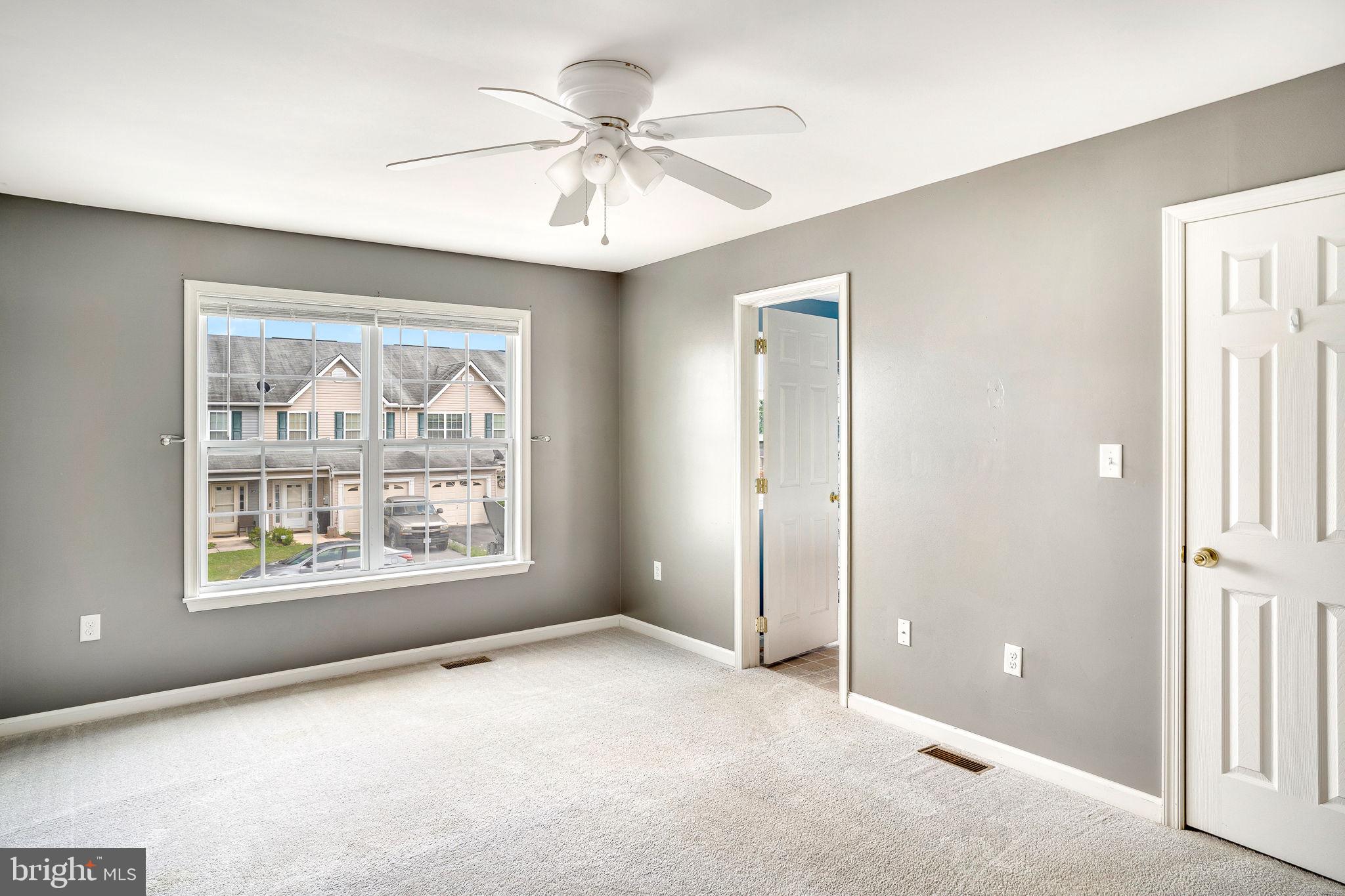 THE TOWNES OF RIDGEWAY - Residential